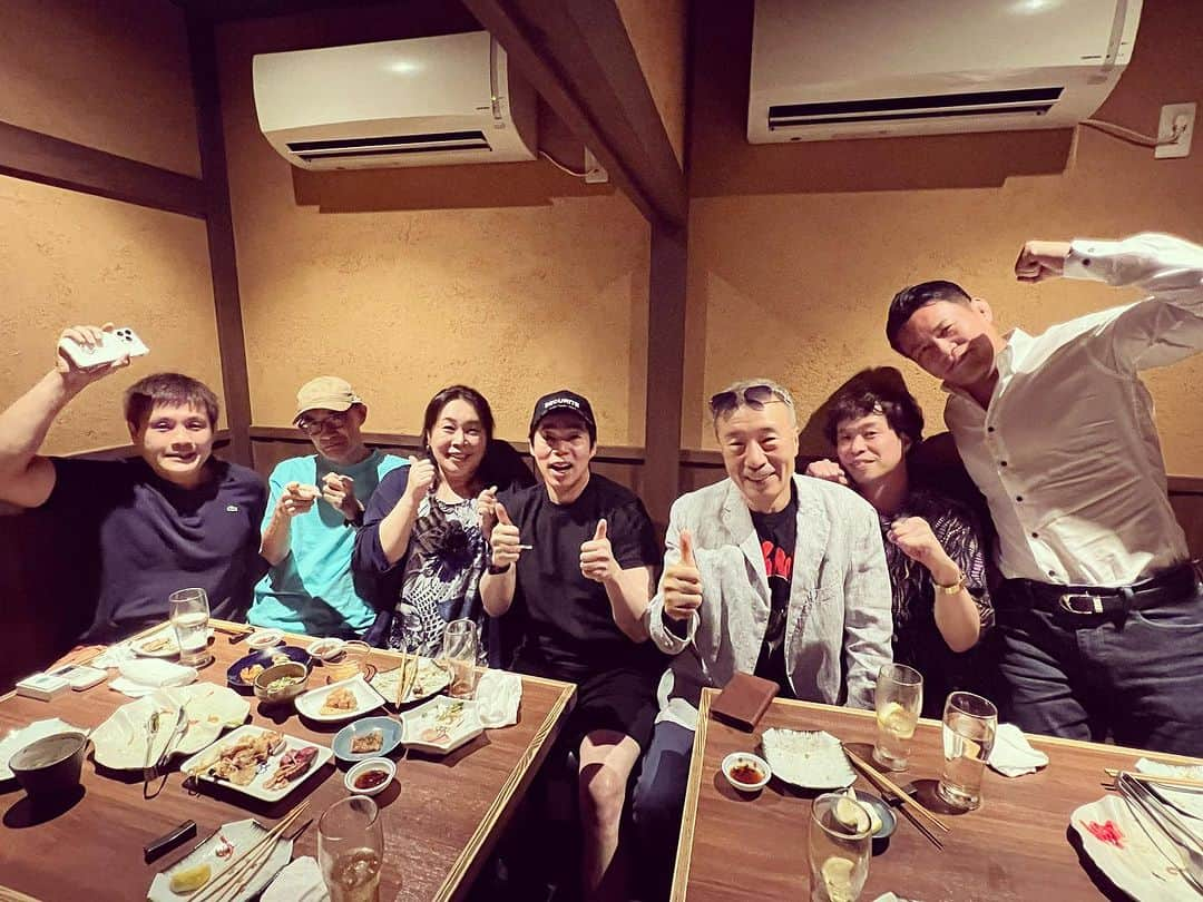 渡邊孝平のインスタグラム：「わたくし以外全員偉人‼️  須藤元気さんに会えた〜！ 昔、入場シーンを繰り返し見ながらお酒飲んでた🙌 最高に話面白くてかっこいい人たちでした。  金メダリストと超有名漫画家さんと格闘家柔術師だーいまさんとチンパ🦧🥇  #変幻自在のトリックスター」