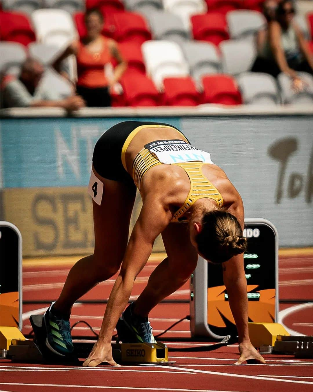 ジーナ・ルケンケムペルのインスタグラム：「Heats done ✅ 🔜Semifinal ⚡ *** #wabudapest23 #Budapest2023 #trackgirl #100m @dlv_online @wabudapest23」