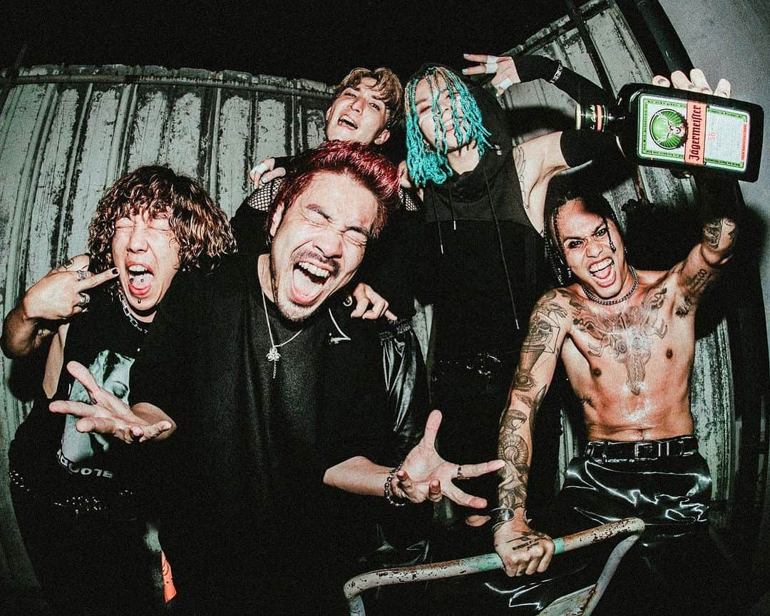 Tatsuya Amanoさんのインスタグラム写真 - (Tatsuya AmanoInstagram)「Our first show in Yamanashi was on fire🤘💥 Love you guys energy❤️‍🔥 ⁡ 2カ所誘ってくれた @coldrain_official ありがとう！ 最高の2日間だったよ！ ⁡俺らの対バンは酸素マジ薄くなる😂  Photo by @yamada_mphoto  ⁡ #coldrain #Crossfaith #CCボーイズ」8月20日 21時38分 - tatsucrossfaith