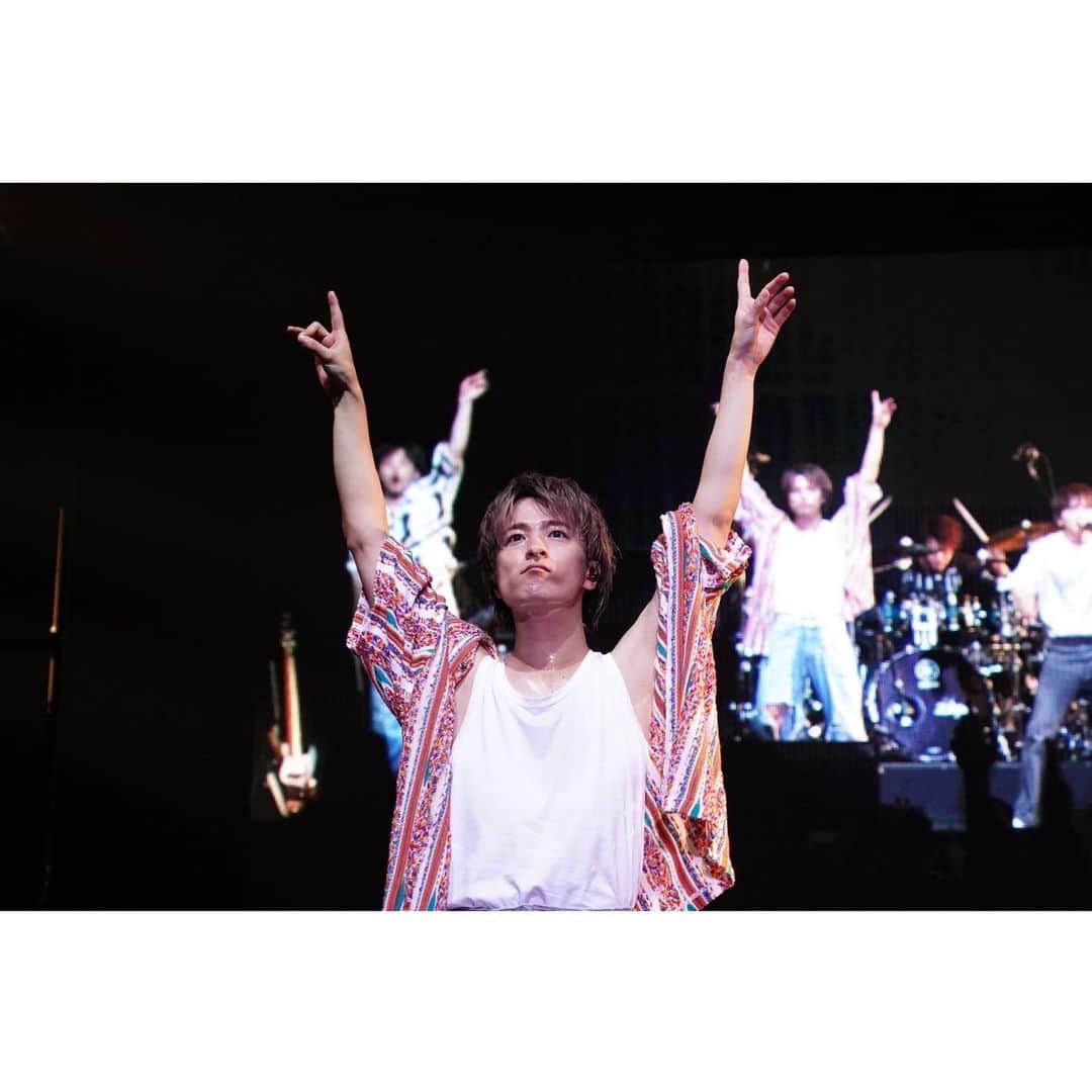 和田颯のインスタグラム：「. SUMMER SONIC 2023 ありがとうございました！ 念願のサマソニ！！！ 楽しかった、楽しすぎた🔥 まずはいつも応援してくれてる6面の皆さん やはりみんなのパワーは絶大で沢山力をくれます。 沢山支えられています。 感謝！！本当にいつもありがとう！ そして今日初めて見てくださった方！ 少しでも興味を持っていただけたのならば 是非僕らのライブにまた遊びにきてください＾＾ いつでもお待ちしています！！ あーーー、また出たい！！ 頑張るぞー🔥🔥🔥  #summersonic  #summersonic2023  #サマソニ」