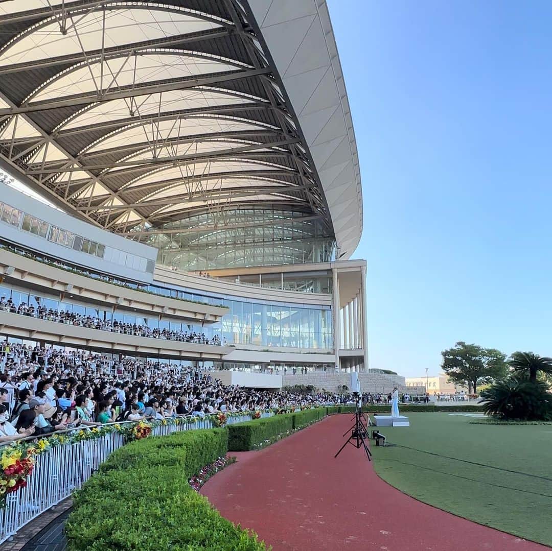 Matt（マット）さんのインスタグラム写真 - (Matt（マット）Instagram)「・ 小倉競馬場にて北九州記念の表彰式の プレゼンターを務めさせて頂きました🐎 12R終了後には、 トークショーもさせて頂きました🩵 たくさんのファンの方々が集まってくださり 本当に嬉しかったです😆😆😆 ありがとうございました👼🏻🤍✨ また皆様と会えますように💗 福岡もまた行きますね☺️ #小倉競馬場  #fukuoka」8月20日 21時57分 - mattkuwata_official2018