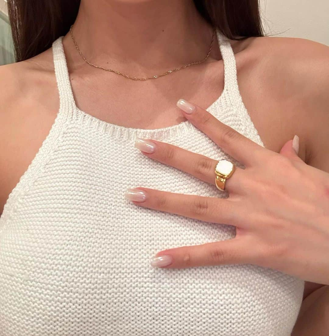 森英奈のインスタグラム：「New 🌙✨  つけてるだけで華やかになるから すごいお気に入りのリング💍  @gagan.jewelry 🩶」