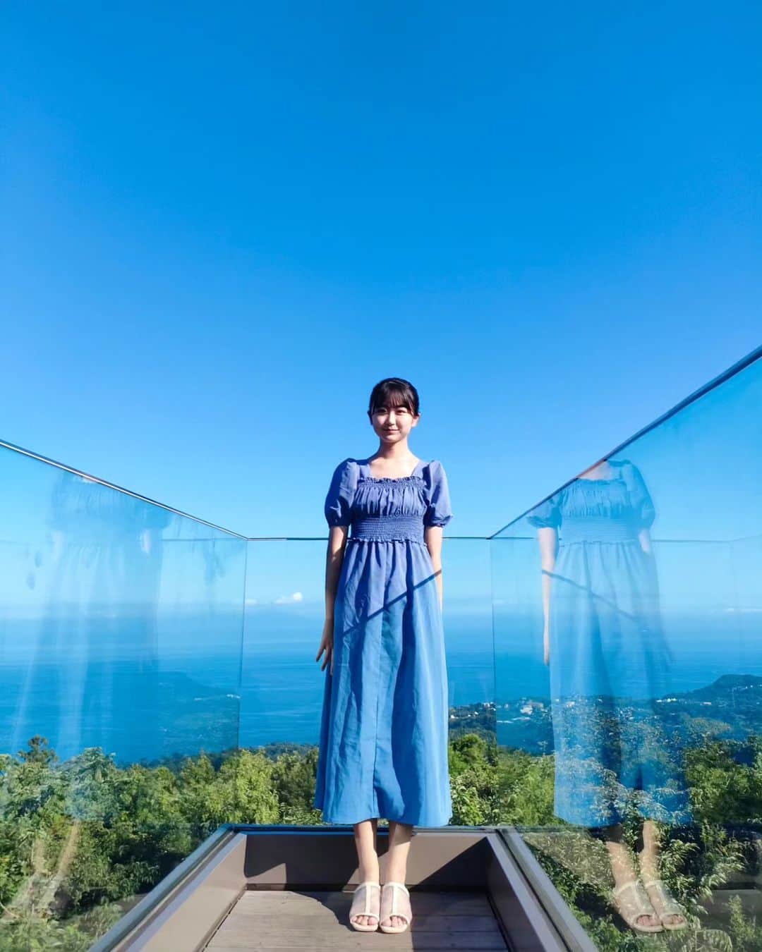西川実花さんのインスタグラム写真 - (西川実花Instagram)「とっても天気が良かったです！☀ これもGRLのワンピースです🫶🏻  #08#jc3#ljc#モデル志望#女優志望#ワンピース#grlコーデ#grl#海」8月20日 21時52分 - mika_nishikawa_