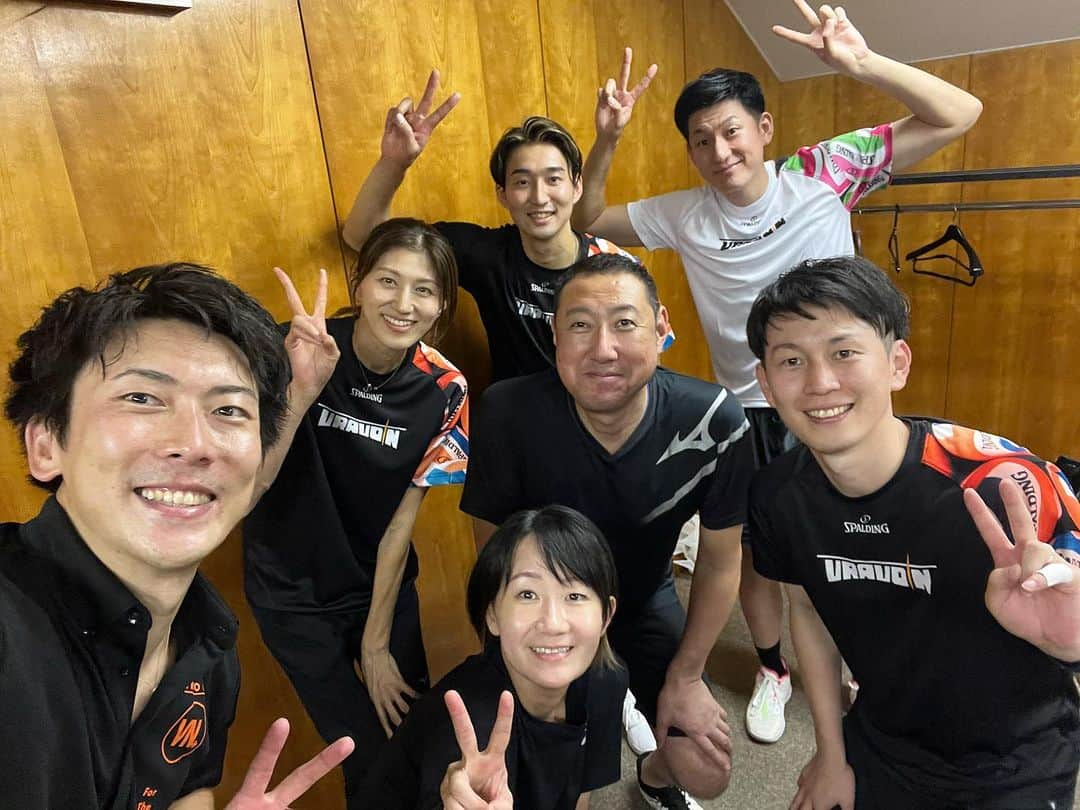 佐野優子さんのインスタグラム写真 - (佐野優子Instagram)「. 愛知県豊橋市🏐 . バレーボールが上手な小学生たち200人弱と交流しました🤝 . スタッフの皆さん、 ゲストの皆さんお疲れさまでした🍻 . . #バレーボール  #volleyball  #齋藤信治　さん #杉山祥子 #浅野博亮  #高松卓矢  #栗山雅史  #柳沢広平 #佐野優子」8月20日 21時58分 - yuko12345