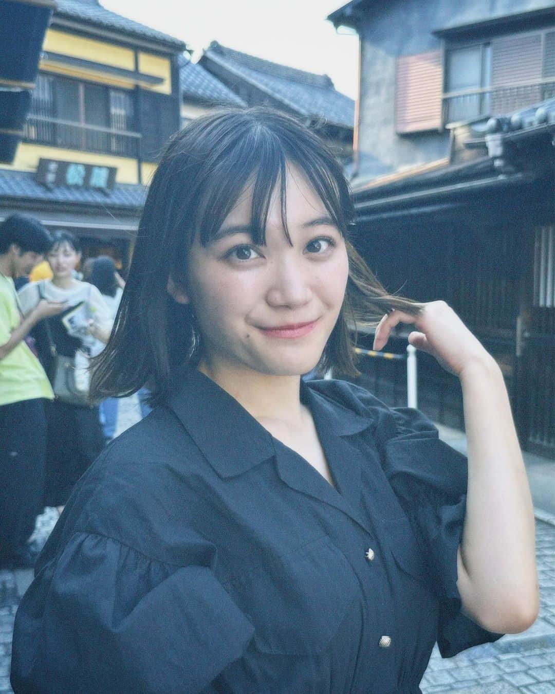 のインスタグラム：「駄菓子屋さん大好きで毎回立ち寄る🫶みんなの好きな駄菓子何〜？？ #川越食べ歩き #川越グルメ #駄菓子横丁 #アイドル #駄菓子 #かわごえ」