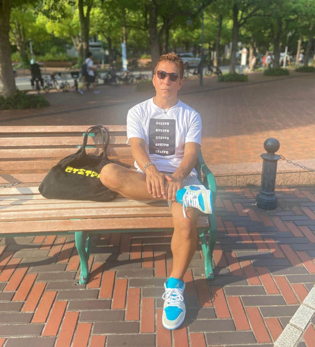 のインスタグラム：「夏用に、ハーフパンツに合うスニーカーを新調」