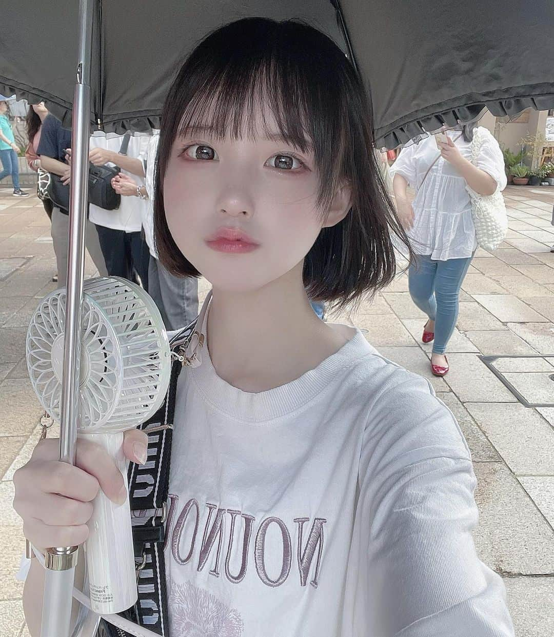 真城里帆さんのインスタグラム写真 - (真城里帆Instagram)「🍣 ．  ．  ．  #ボブ #黒髪ボブ」8月20日 22時13分 - riho_nonfic