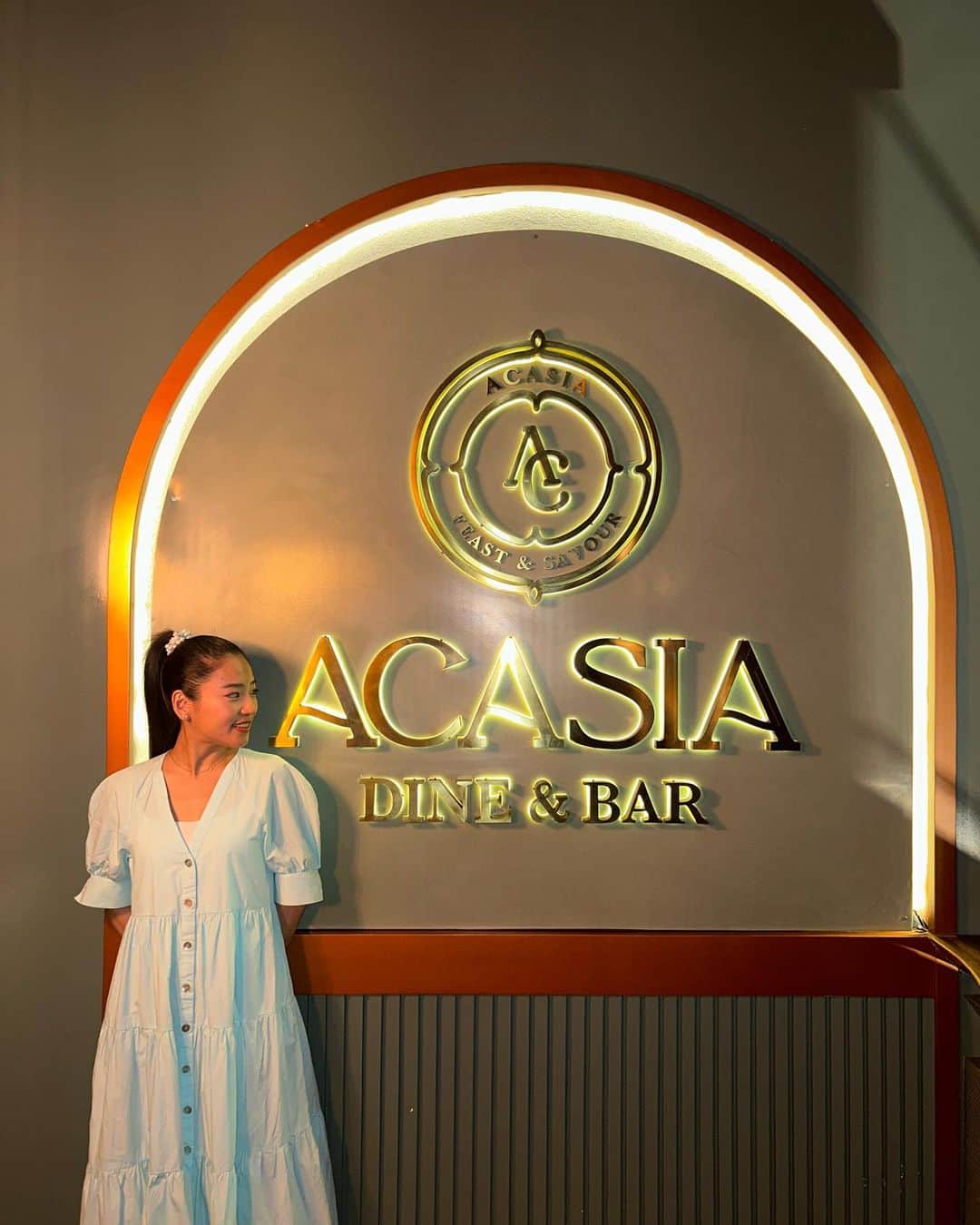 仲川遥香のインスタグラム：「Sunday dinner @acasia.dining 🫶🏻  Makanan 💯 Tempat 💯 Happy 💯  Thank you cici @merlin.kusuma ❤️dan thank you @acasia.dining ❤️  #indonesia #acasia #food #bar #ジャカルタ生活 #オススメ #ダイニング #仲川遥香 #🇮🇩」