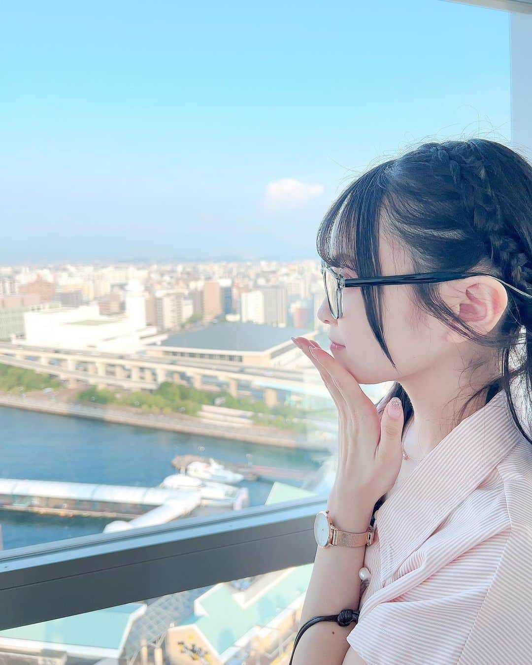 竹本くるみのインスタグラム：「伊達メガネにハマってます👓」