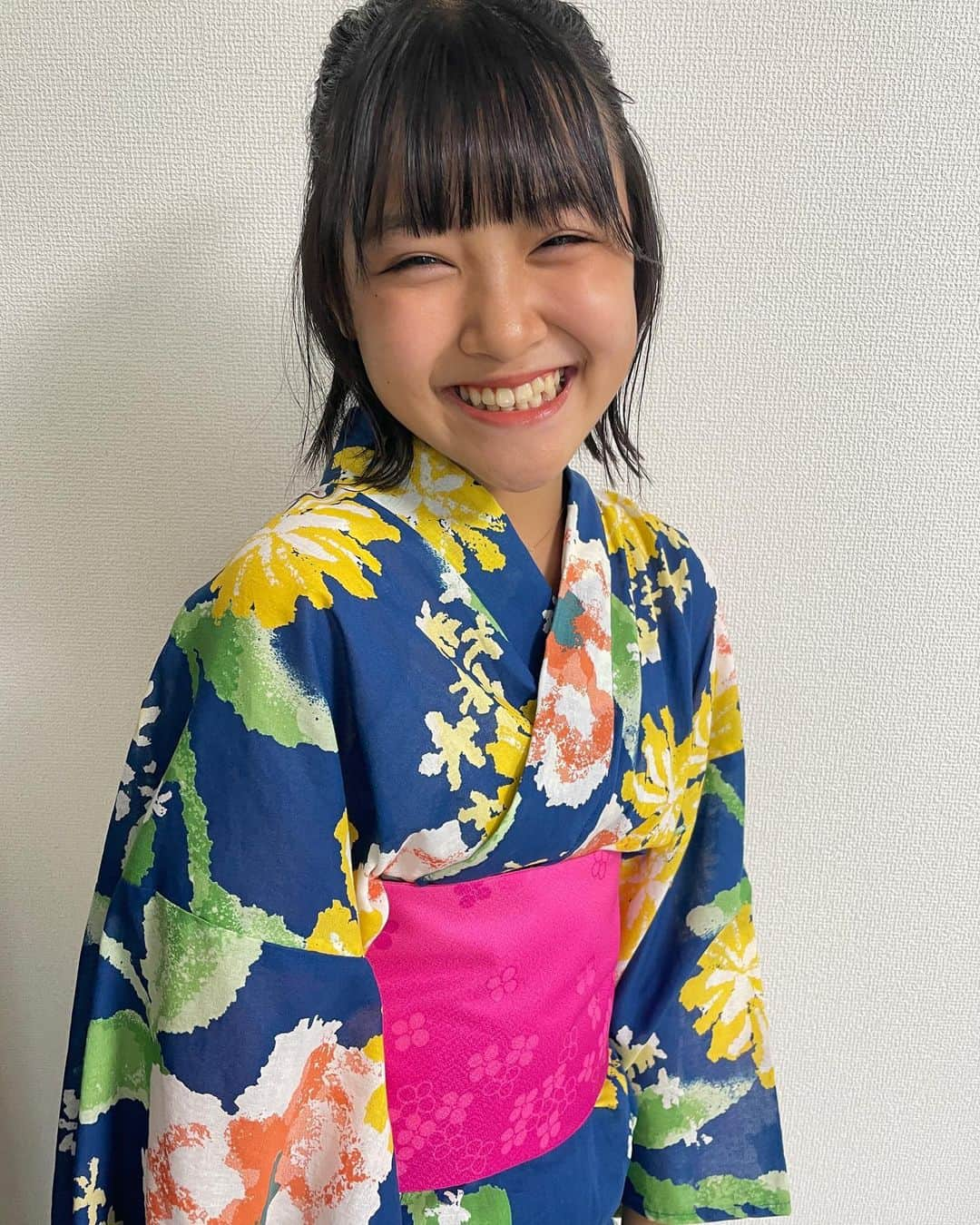 atukiyoさんのインスタグラム写真 - (atukiyoInstagram)「夏祭り、今年も行けたよー🎆 久々花火が見れて嬉しかった!  去年に比べたらだいぶお姉さんになったなーって浴衣着てるまこあこを見て思いました!  夏休みも残り4日。 突破ライブはたくさん来てくれたら嬉しいな☺️  切り抜き見に行くね🏃‍♀️🏃‍♀️🏃‍♀️  _ _ _ _ _ _ _ _ _ _ _ _ _ _ _ _ _   ◽️YouTube◽️ ろこまこあこチャンネル ▶︎夏休み毎日投稿中  ろこチャンネル ▶︎木曜日　17時〜  ライブ配信 ▶︎毎日投稿中お休み  ◽️TikTok◽️ ろこまこあこ ▶︎ atukiyo0311 ろこ（母管理）▶︎ rocoz.0517rma  ◽️Instagram◽️ ろこ（母管理）▶︎ @rocoroco0517 まこ（母管理）▶︎ @macomacomacorun  あこ（母管理）▶︎ @acoacoaconz  _ _ _ _ _ _ _ _ _ _ _ _ _ _ _ _ _ _  #kidsfashion#三姉妹#youtube#youtuber#ろこまこあこ#キッズコーデ#小学生コーデ#jc2#js6#twins#双子#コーデ#kids」8月20日 22時40分 - rocomacoaco