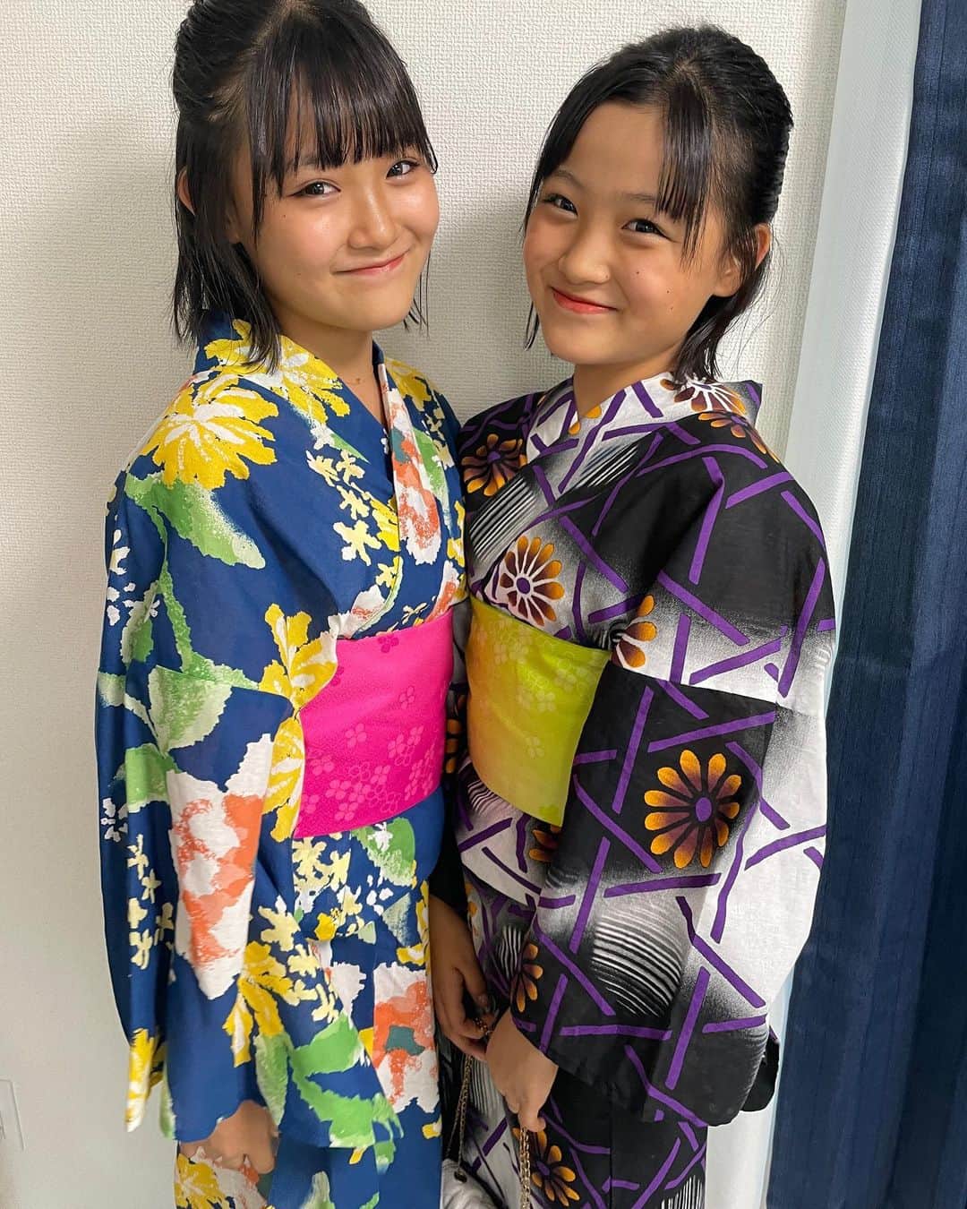 のインスタグラム：「夏祭り、今年も行けたよー🎆 久々花火が見れて嬉しかった!  去年に比べたらだいぶお姉さんになったなーって浴衣着てるまこあこを見て思いました!  夏休みも残り4日。 突破ライブはたくさん来てくれたら嬉しいな☺️  切り抜き見に行くね🏃‍♀️🏃‍♀️🏃‍♀️  _ _ _ _ _ _ _ _ _ _ _ _ _ _ _ _ _   ◽️YouTube◽️ ろこまこあこチャンネル ▶︎夏休み毎日投稿中  ろこチャンネル ▶︎木曜日　17時〜  ライブ配信 ▶︎毎日投稿中お休み  ◽️TikTok◽️ ろこまこあこ ▶︎ atukiyo0311 ろこ（母管理）▶︎ rocoz.0517rma  ◽️Instagram◽️ ろこ（母管理）▶︎ @rocoroco0517 まこ（母管理）▶︎ @macomacomacorun  あこ（母管理）▶︎ @acoacoaconz  _ _ _ _ _ _ _ _ _ _ _ _ _ _ _ _ _ _  #kidsfashion#三姉妹#youtube#youtuber#ろこまこあこ#キッズコーデ#小学生コーデ#jc2#js6#twins#双子#コーデ#kids」
