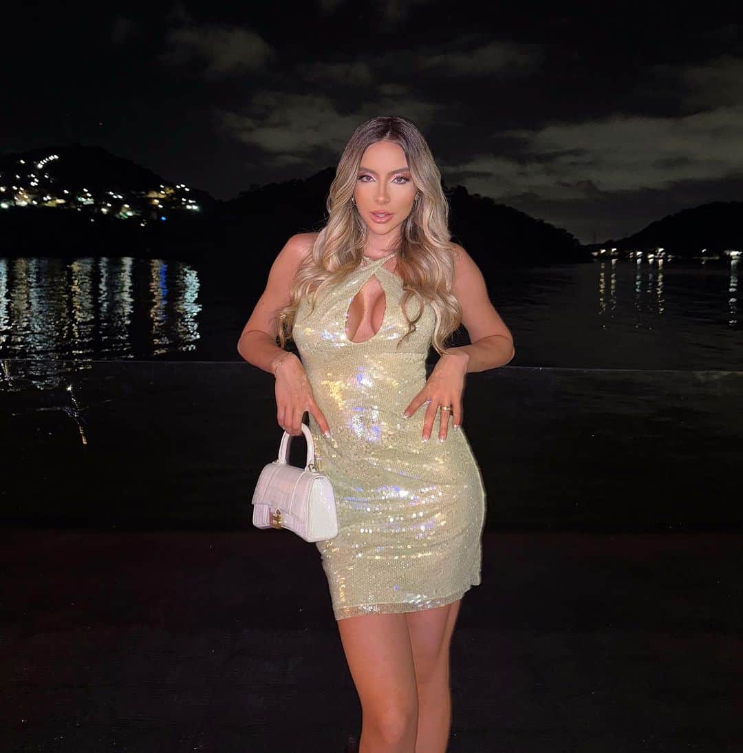のインスタグラム：「Brasil has my heart 🤍 @cardosomakeup」