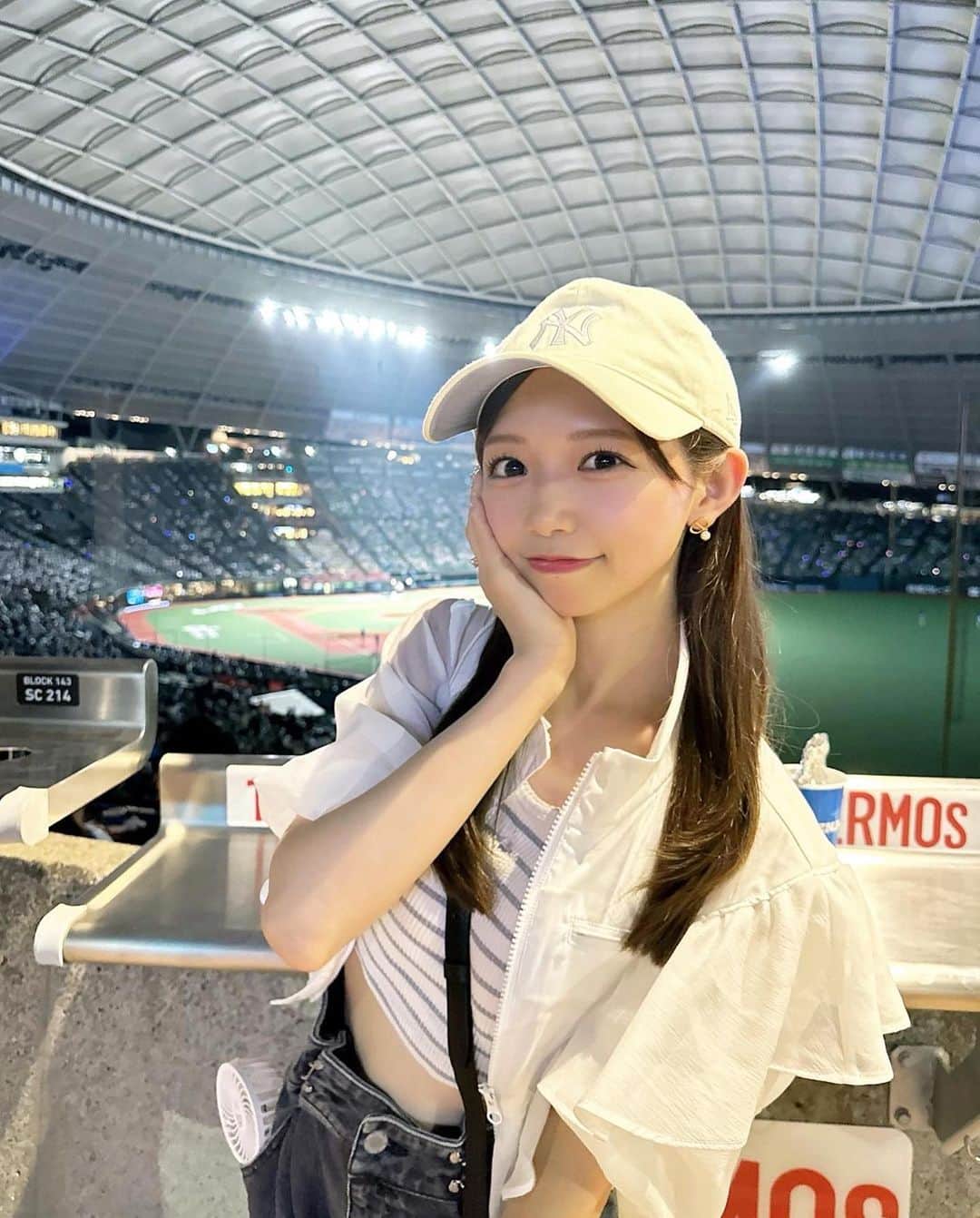 畑美紗起のインスタグラム：「ベルーナドームにいきました〜⚾️ 埼玉県民ですが、初めてでした…❕  すごくあちあちな試合をみて元気もらいました🏟️💕  スポーツ観戦だいすきなのでまた行きたいな🤭  あちあちで前髪なくなりました😂  #ベルーナドーム #西武ライオンズ #オリックスバファローズ #野球観戦 #野球 #畑美紗起 #dailylook #me #shooting #japanesegirl #japanese」