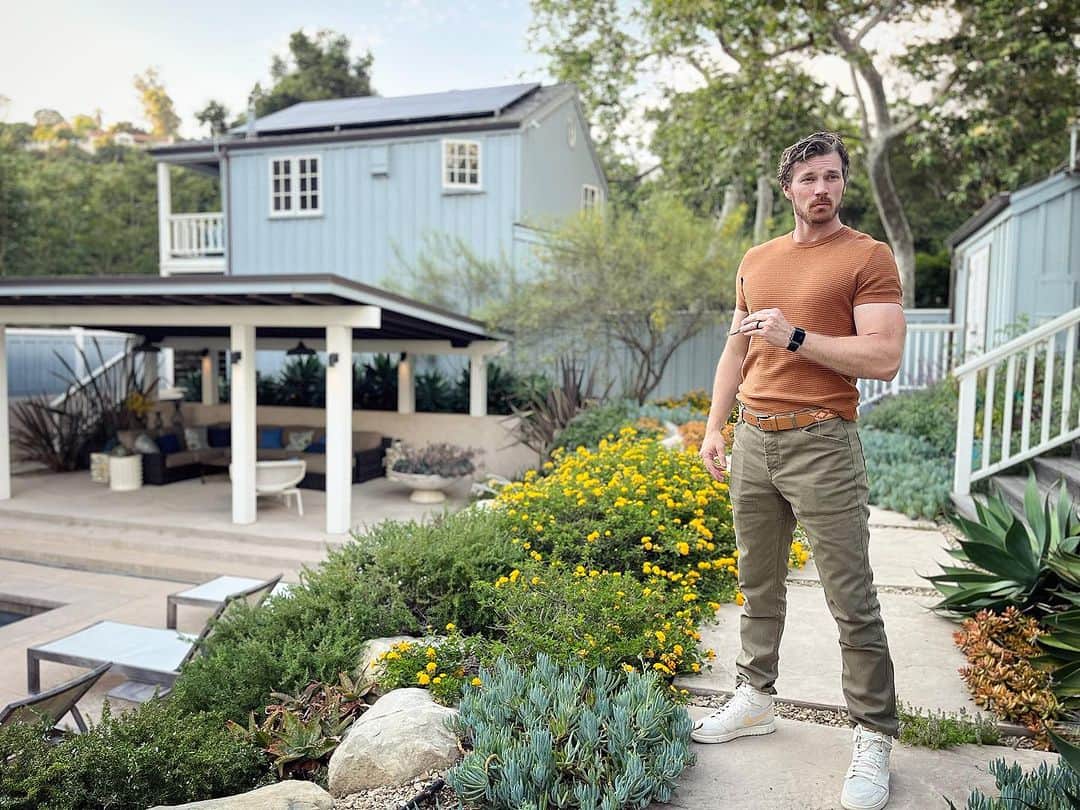 デレック・テラーのインスタグラム：「Santa Barbara fit ✔️」