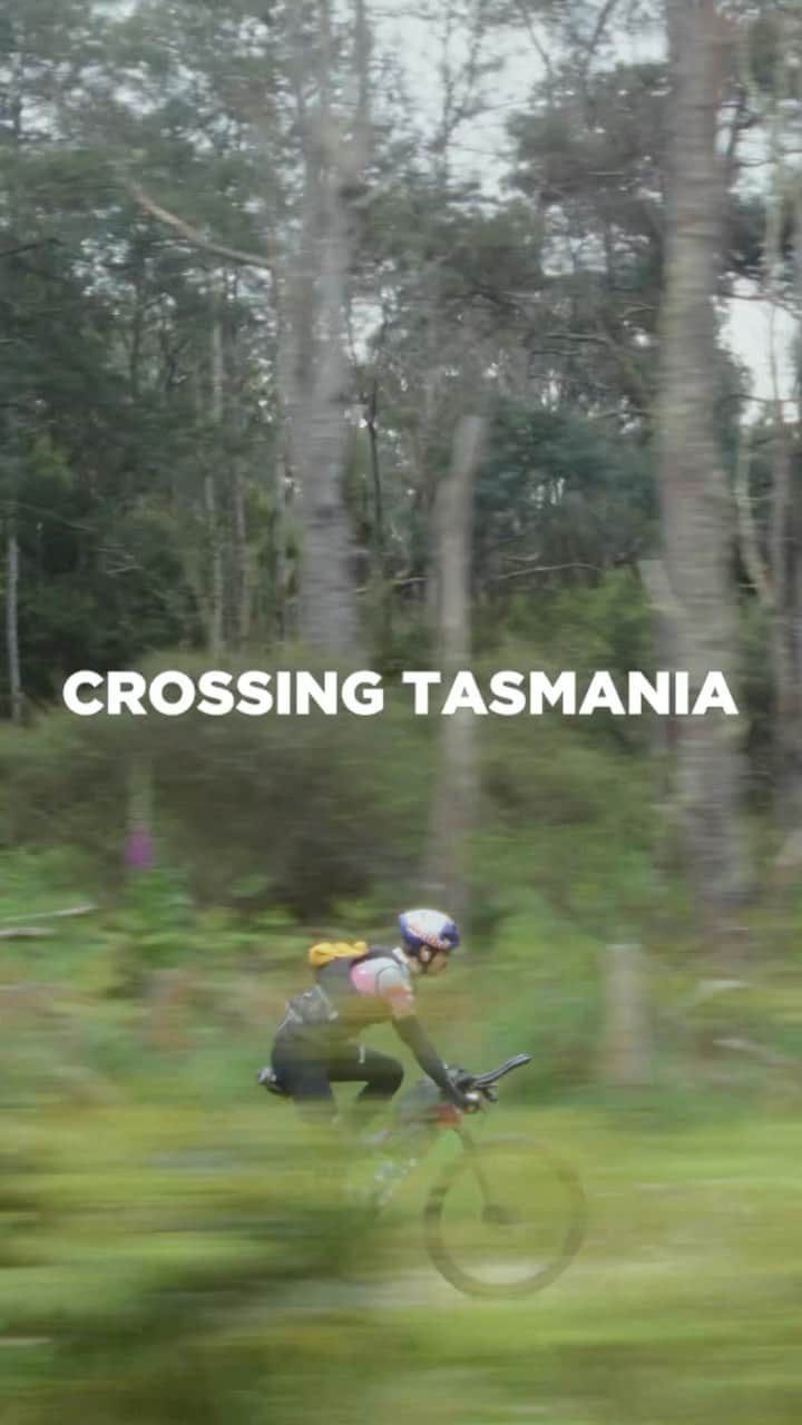 オスプレーのインスタグラム：「Watch Now: Crossing Tasmania feat. #OspreyAthlete Payson McElveen    Inspired by his 2021 project, “Crossing Iceland,” McElveen developed a cycling route that stretches from the remote northwestern coast of Tasmania, through the wild rainforests of Tarkine National Park and to the Bay of Fires, 360 miles away on the northeastern coast.    Head to our stories to follow along with his epic ride and explore the culture, beauty, adventure and wildlife that one of the southernmost landmasses on the planet has to offer.」
