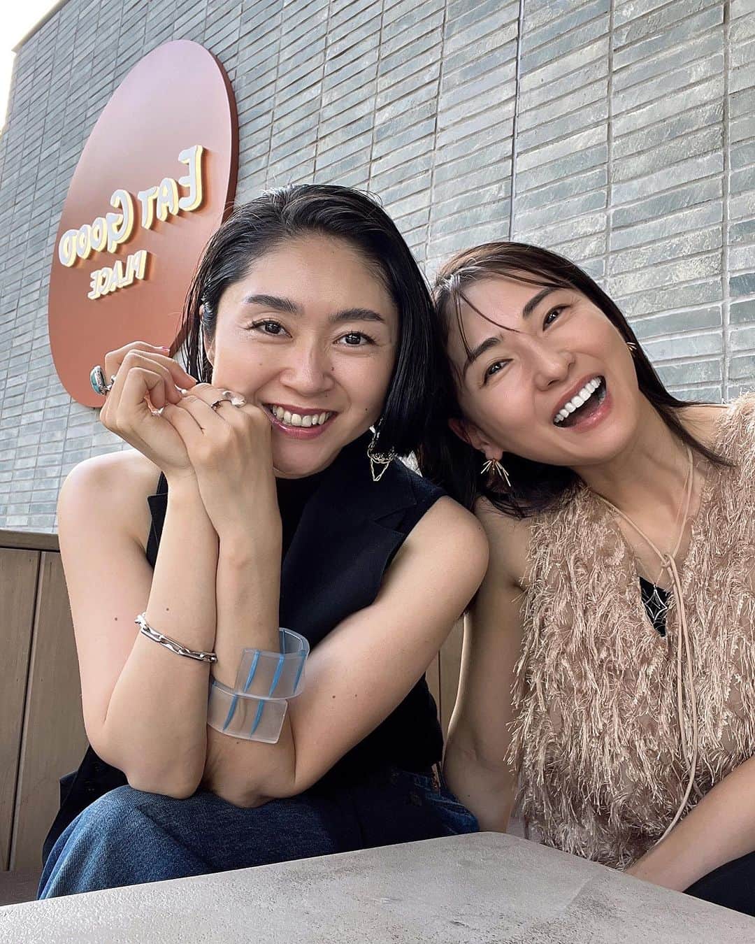 のインスタグラム：「最高のリフレッシュタイム☕️ いくら喋っても喋り足りない...凄いよねwww💓  励まし合いながら、これがあるから又がんばれる✊🏼」
