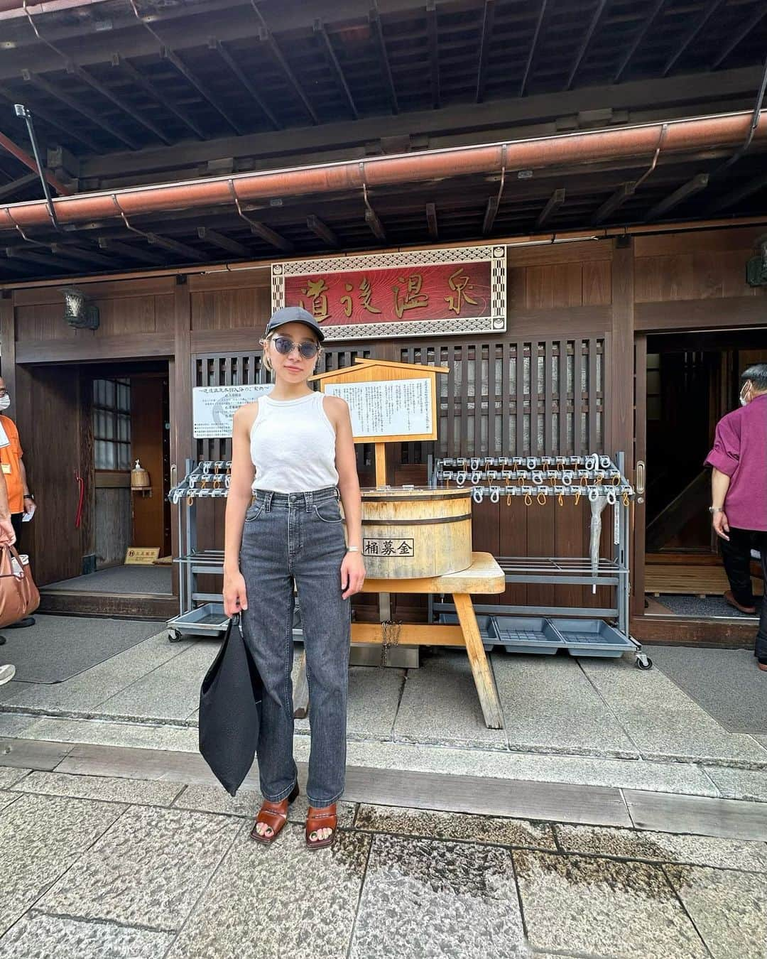 淺川美穂のインスタグラム：「愛媛県✈️ 松山 part2  ⭐︎道後温泉 本館 別館 椿の湯  ⭐︎松山城  【郷土料理 五志喜 本店】 愛媛県の郷土料理が食べられる老舗。  お刺身を乗せて卵とつゆで食べる宇和島鯛めしと 炊き込むタイプの松山鯛めし。  どっちもとても美味しかったけど 宇和島鯛めしが好み♡  最後の写真は 【喜助の湯】♨️ 地元の人からも愛されるスパサウナ。 広くて綺麗で サウナも水風呂も入りやすい♡ 素敵な出会いもあり 最高でした🥰」