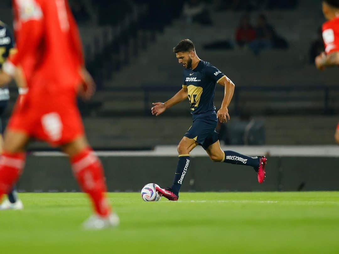 リサンドロ・マガジャンさんのインスタグラム写真 - (リサンドロ・マガジャンInstagram)「Que lindo hacer mi debut en su casa Auriazules. Vamos por lo que viene ⚽️」8月21日 9時33分 - licha.magallan