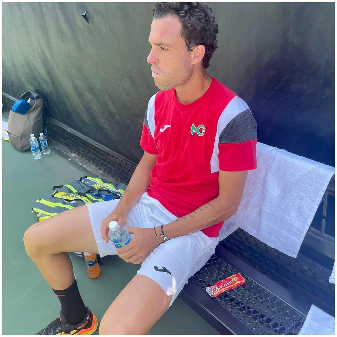 マルコ・チェッキナートのインスタグラム：「Cooling Break #tennis」