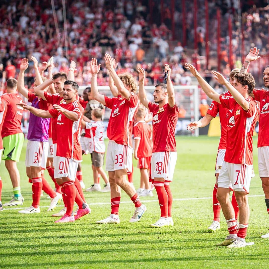 ケヴィン・フォラントさんのインスタグラム写真 - (ケヴィン・フォラントInstagram)「Was für eine Stimmung 🤩 Geiler Bundesliga Auftakt! Vielen Dank für eure Unterstützung 🔴⚪️  #eisernunion #fcunion #unveu」8月21日 2時34分 - kevin_volland