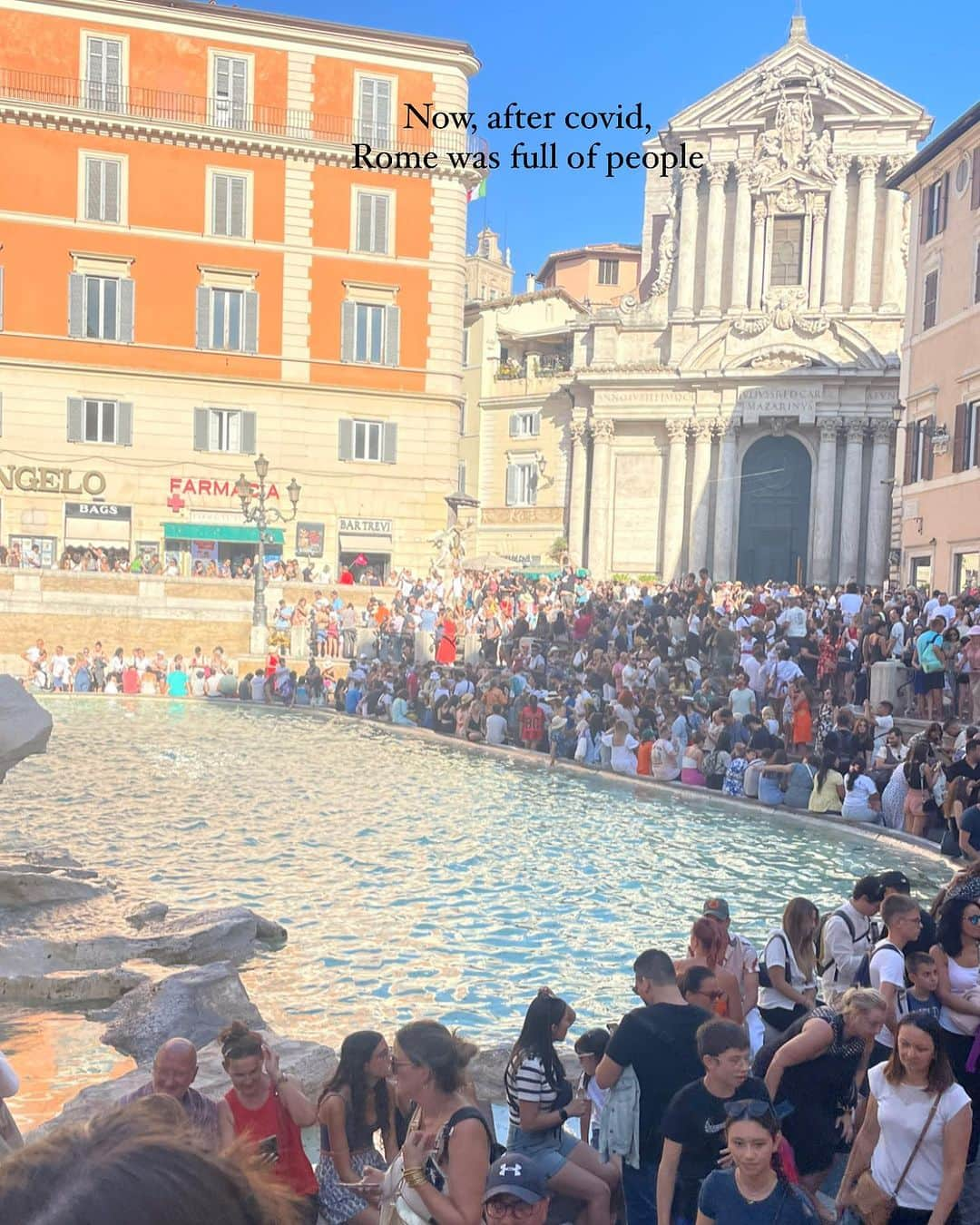 大野南香さんのインスタグラム写真 - (大野南香Instagram)「* Long time no see, Rome, after 5 years!  When my parents were visiting Europe (the first time for my father!), we visited Rome. It was my second time after 5 years and it brings me many memories when I couldn't speak English at all and had a lot of curiosities but didn't know what intested me most.  I feel proud of myself, 19-year-old minaka, took action to travel by herself, learn new things, experience new things, because everything has led to something in my life.  But I think even after 5 years after lots of changes of the circumstances, I am still being minaka all the time.  大学2年生のとき、英語話せるようになりたくて、マルタに2週間だけ英語留学に行くついでに最初にローマに寄った。5年経ったいま、同じ場所に行って その時感じたこととか起こったこととか とっても鮮明に覚えてた。  歳を重ねて いろんな状況は変われど 私は私だなぁって いつまで経っても南香だなぁって 実感した。  そのマルタ留学の後に取材していただいたときの記事を発見して え！5年前、ヨーロッパの大学院に行くって言ってたっけ！って すっごく驚いた  今後もどうなっていくか 楽しみだ😊 #everydayhappy � ☺︎」8月21日 2時55分 - minaka_official