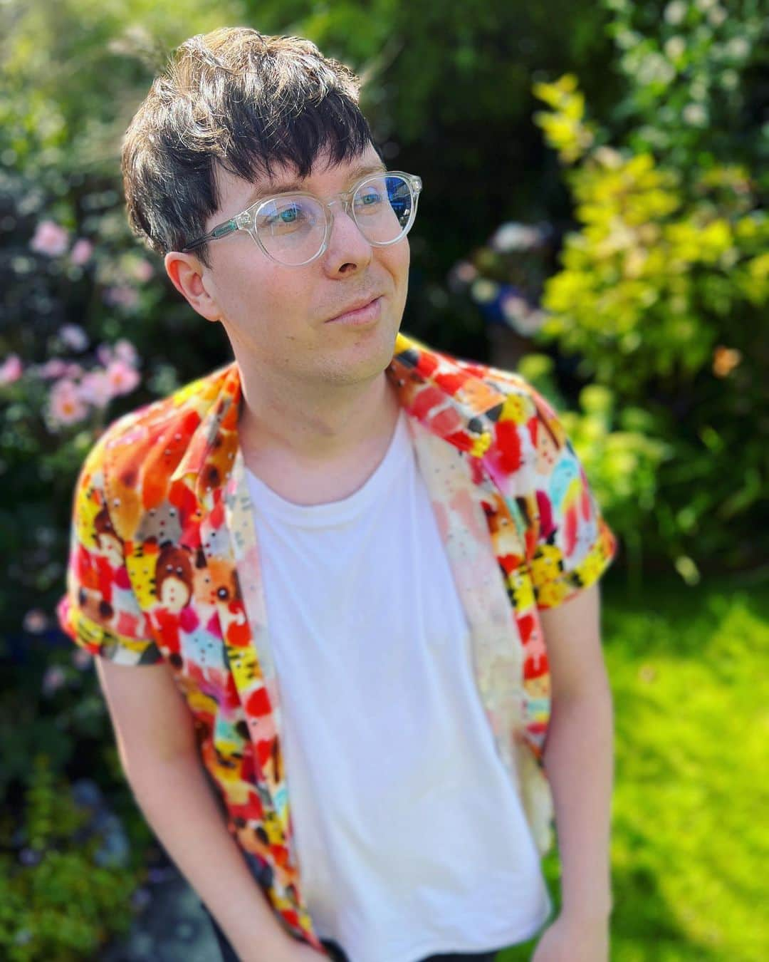 フィル・レスターのインスタグラム：「inhaling some nature   (bryony made this shirt with some fabric we saw in japan!!)」