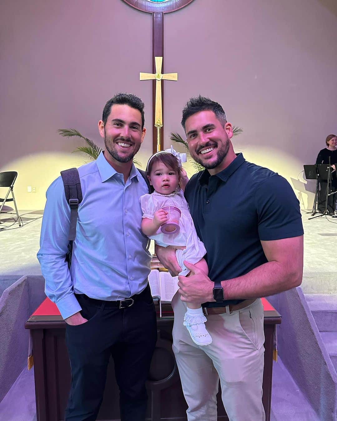 ジョッシュ・マレーのインスタグラム：「Baptism day for my little niece Taytum - we are two very blessed Uncles right here! 🙏🏼🙌🏼」