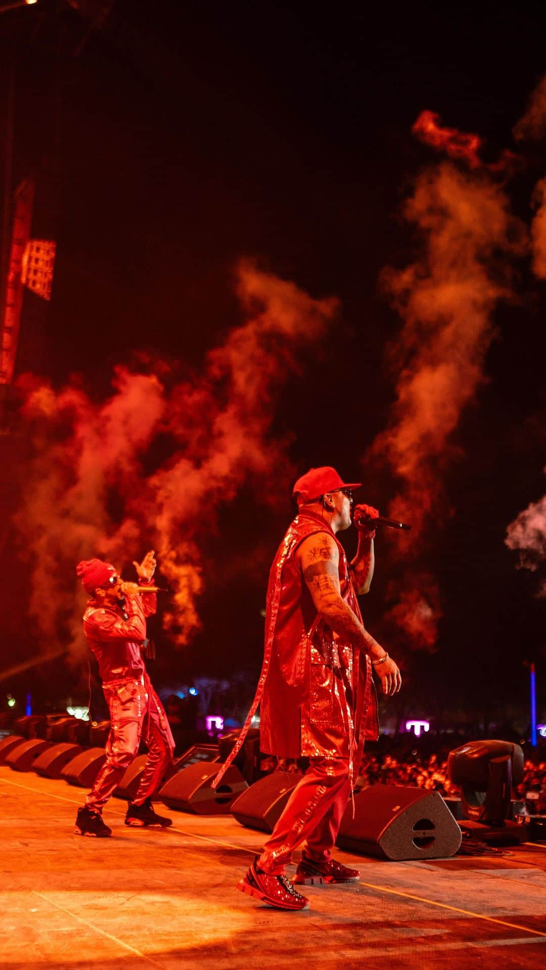 ウィシン&ヤンデルのインスタグラム：「Una locura todo el amor y apoyo que recibimos en Monterrey 🇲🇽 sin palabras, vivimos una RUMBA sin precedentes 💃🕺」