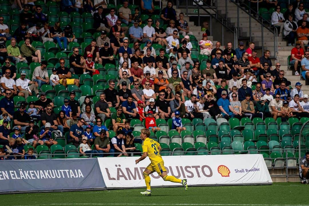 田中亜土夢さんのインスタグラム写真 - (田中亜土夢Instagram)「+3 ⚽️@hjkhelsinki 🔵⚪️ 今節もHESO と共に🤝 @hesoproduction  #ヘソプロダクション#Finland#veikkausliiga#hjkhelsinki  Photo: @eemilkarigraphics」8月21日 4時16分 - atom_tanaka_official