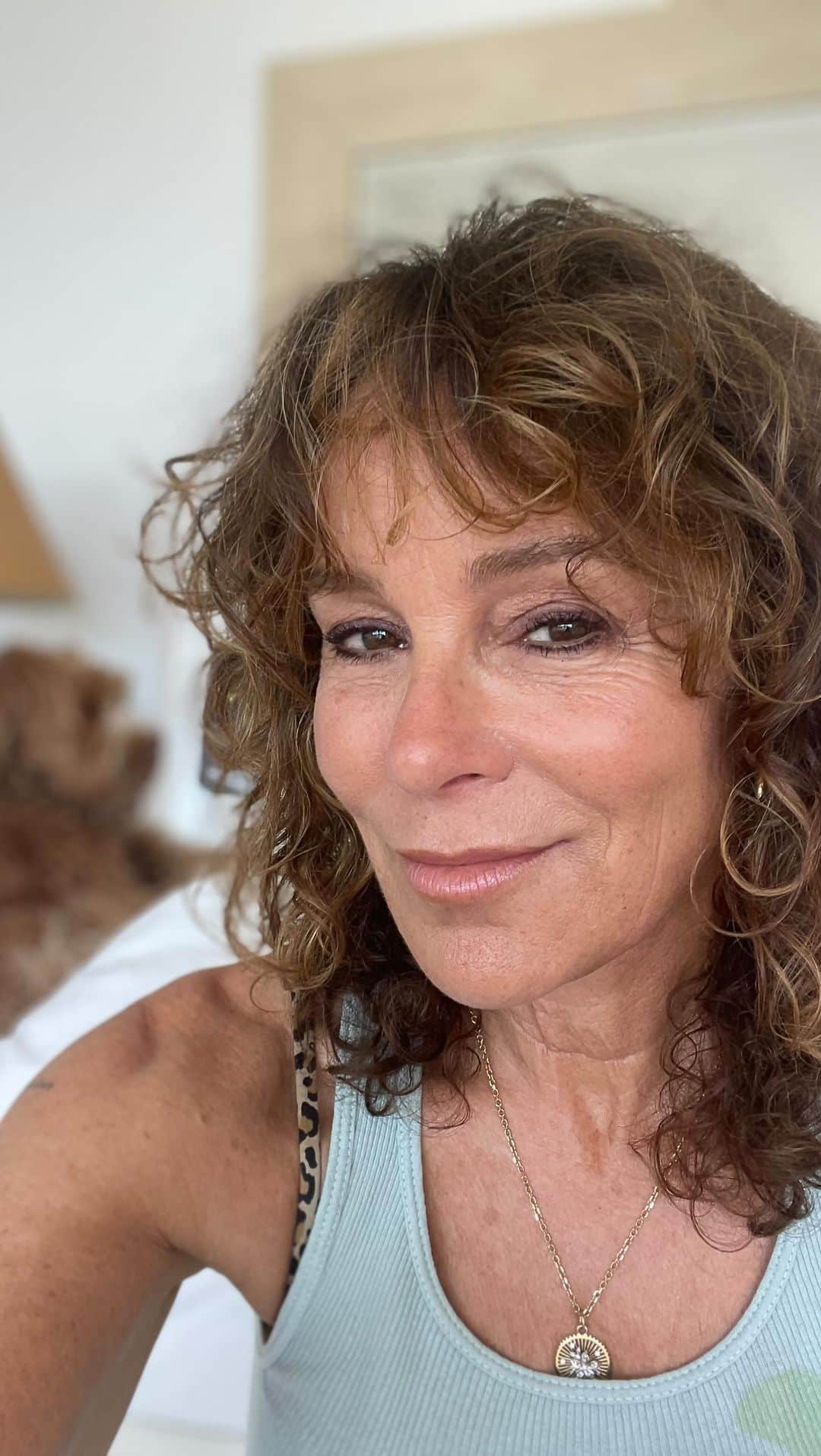 ジェニファー・グレイのインスタグラム：「this is how i prepped for #hilary and I’ve been considering doing an ADHD cooking show, because not everyone is as orderly as the proper cooking shows we all know and love. it’s more of a storm of activity for me with my particular neuro divergent brain, and it still seems to get done. #iamthestorm #ADHDcookingshow #stormprep  recipes collected from @bill_gerber @tracy.pollan @adeenasussman @bakedbymelissa」