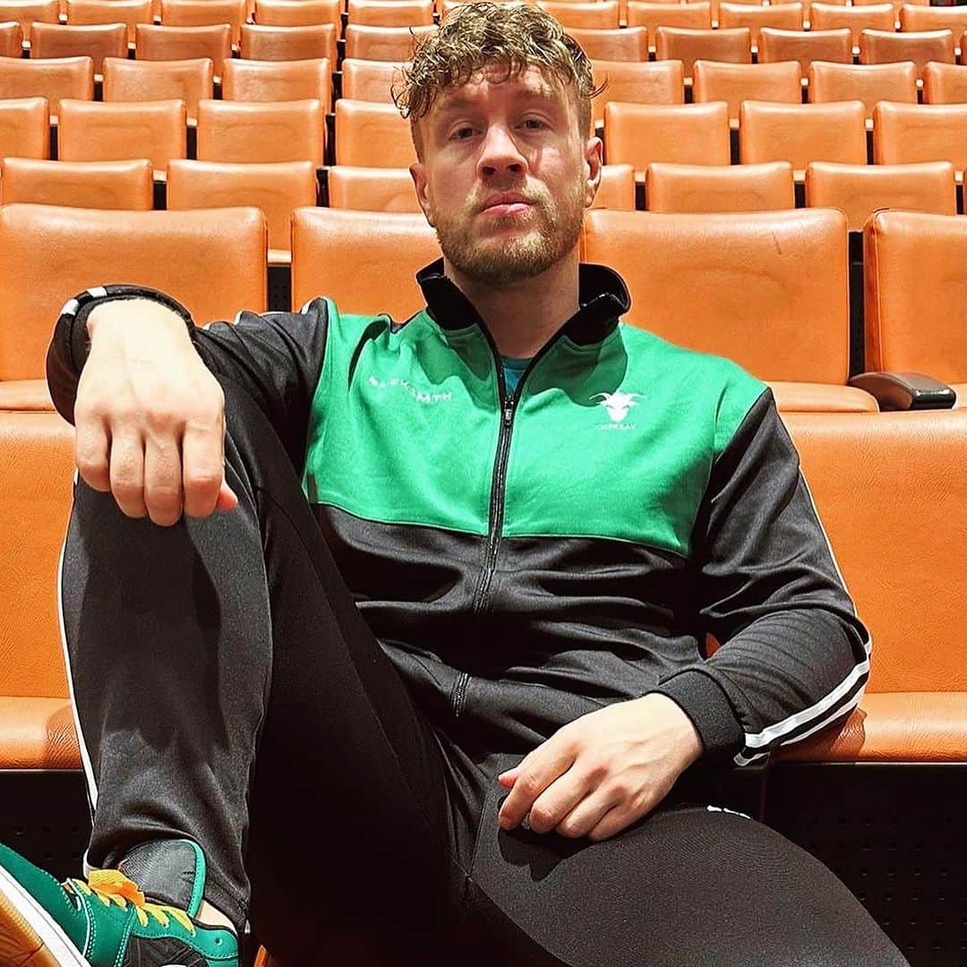 ウィル・オスプレイのインスタグラム：「The @willospreay Tracksuit is now available for pre-order.   Rep the IWGP United Kingdom Champion with first piece of the Billy Goat x BLCKSMTH collaboration.   PRE-ORDER now, bruv: https://blcksmth.co.uk/collections/will-ospreay」