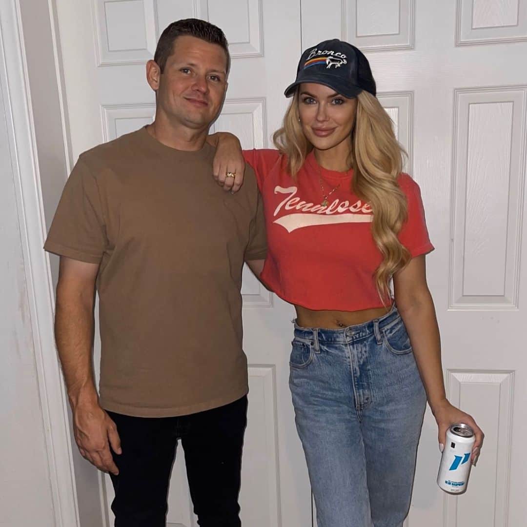 ジェサ・ヒントンのインスタグラム：「↔️ Happy Birthday Brother of Mine↔️  You’ve grown into such an amazing man and I am so proud to be your big sister ❤️  Mj doesn’t drink so no booze. Just energy @1stphorm」