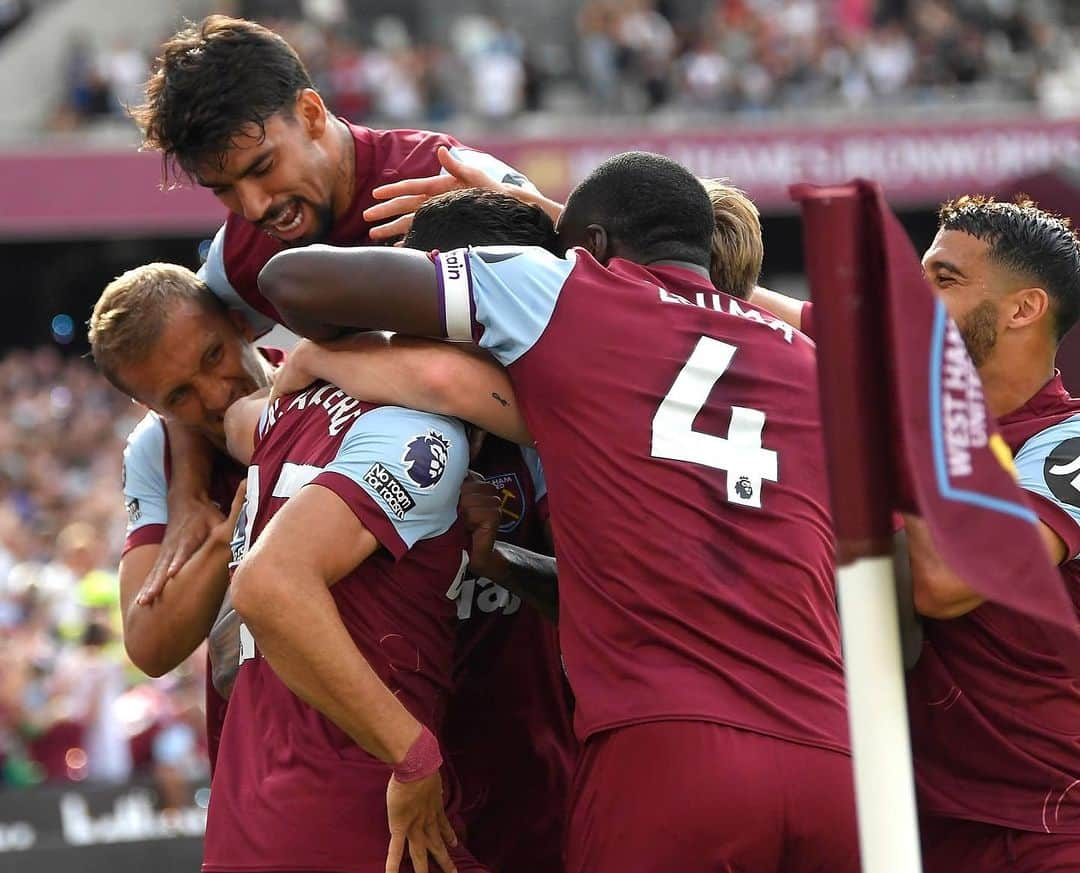 クル・ズマさんのインスタグラム写真 - (クル・ズマInstagram)「Big Derby Win !!! ⚽️⚽️⚽️ 🔝 so proud of the team ! 👊🏿⚒️ Thanks y’all for your support 🔝🤲🏿 always a big pleasure to captain this amazing team 🤲🏿 #blessed #uZoumaki」8月21日 4時48分 - kurtzouma