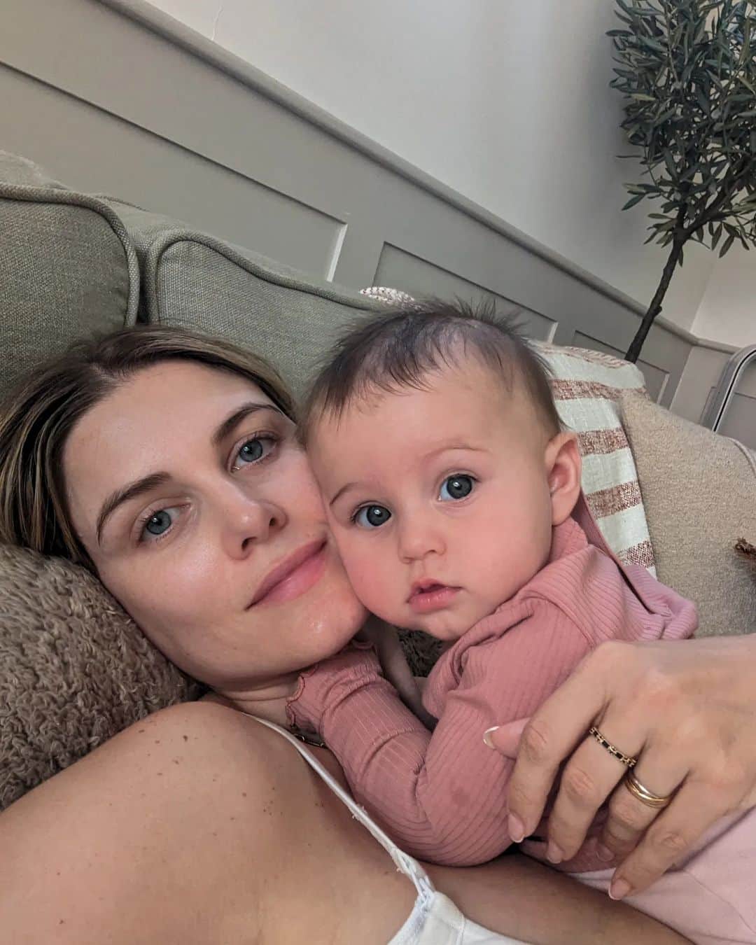Ashley Jamesさんのインスタグラム写真 - (Ashley JamesInstagram)「Life lately featuring Ada's first temperature, Alfie's first McDonald's, and my inner mental battles. 🤍  I wouldn't say these are the most exciting collection of images, but I think there's something equally as important in sharing the slower days. The duller days. The more ordinary days.  Matrescence has hit me hard since we got back. For those not familiar with the term, it really helped me understand what I was going through with Alf - swipe along to see the description. But it's basically that invisible psychological change that you go through when you become a mum.   I didn't think it would happen this time around, because - well I'm already a mum! But I'm handling it better because I know this is a very normal part of the process so I'm leaning into it rather than fighting against it.  The mum identity. There's these contradictory things always running through my mind. I feel like all my life at the moment is about being a mum. And I guess that's not necessarily good or bad. It's both.   I'm happy being in my mum era, but occasionally I get these pangs of mourning for my previous life. Just before lockdown. That version of me didn't want to be a mum. I was happy. My life was going to plan. And then I came out of lockdown a different person on a different life track. So when I think about it too much I just have to sort of catch my breath. Remember how lucky I am to have Alf and Ada who I am just obsessed with.  I think when I get the balance better of seeing friends more it will be better. And I'm giving myself grace because it's been nearly 6 months of exclusively breastfeeding, of missing birthdays and dinners and evenings.   It's been the best 6 months of my life in some ways. But I'm looking forward to getting some of my life back. But I don't want the time to go to quickly. But I'm excited for independence. But I'm not ready to leave her. But I need some space.   It's all just such a paradox isn't it?  But experience with Alf reminds me that soon these months will feel like seconds. And all the other things will still be there. So I'm just leaning in and embracing the chapter... Nose suckers and all. 🤸‍」8月21日 5時14分 - ashleylouisejames
