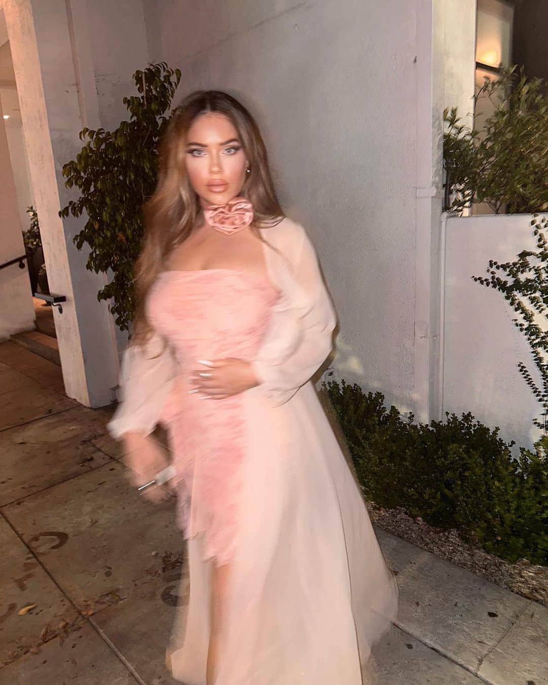 のインスタグラム：「Birthday Girl 🎂💞🥂🤍 Thank you all for the birthday wishes!」