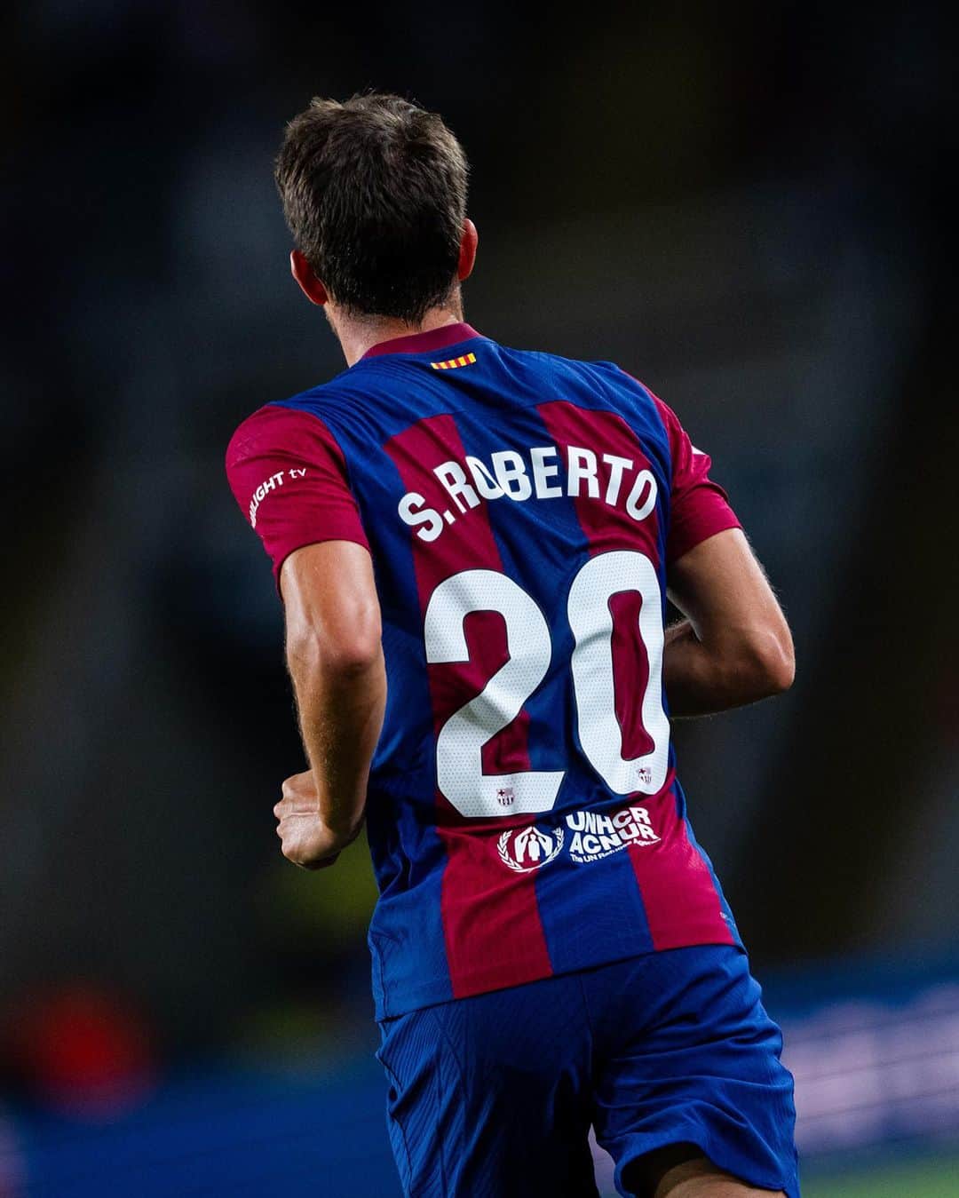 セルジ・ロベルトさんのインスタグラム写真 - (セルジ・ロベルトInstagram)「Congrats to our captain on reaching 3️⃣5️⃣0️⃣ official games with Barça!   Proud of you 😍」8月21日 6時44分 - sergiroberto