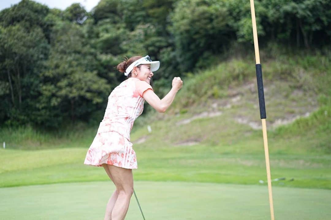 井上奈保さんのインスタグラム写真 - (井上奈保Instagram)「⛳️ #golf いろんな瞬間✨  #ゴルフ #ゴルフ女子」8月21日 8時00分 - inouenaho1207