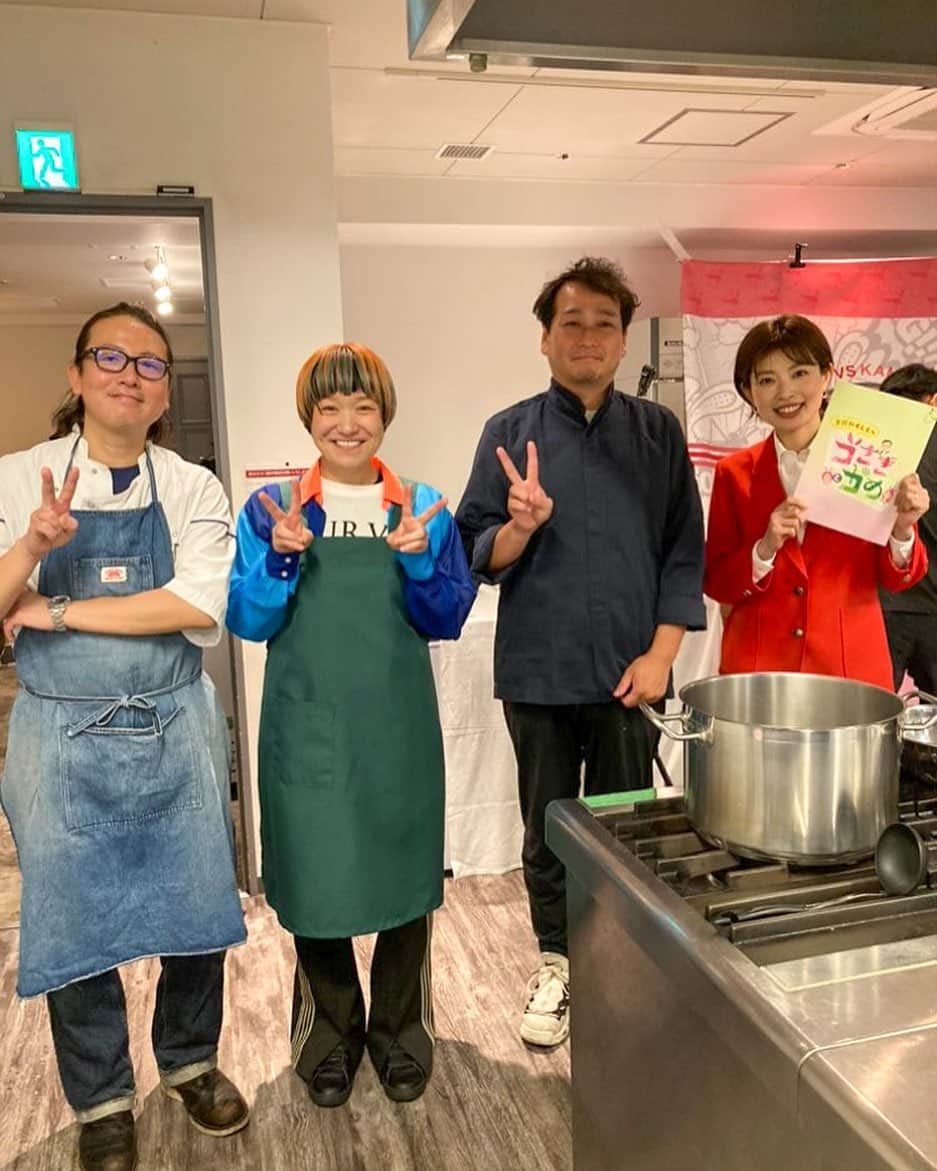 和田美枝のインスタグラム：「BOTTEGA BLU.の大島シェフ、有 伽藍堂の大澤シェフ👨🏻‍🍳👲🏻  プロの料理人のお2人とご一緒させて頂けて光栄です🙏✨  胃袋の幸せをいただきにお店行かせてもらいます〰️  #イタリアン #BOTTEGABLU. #中華 #有伽藍堂 #林マオアナウンサー #ありがとうございました」