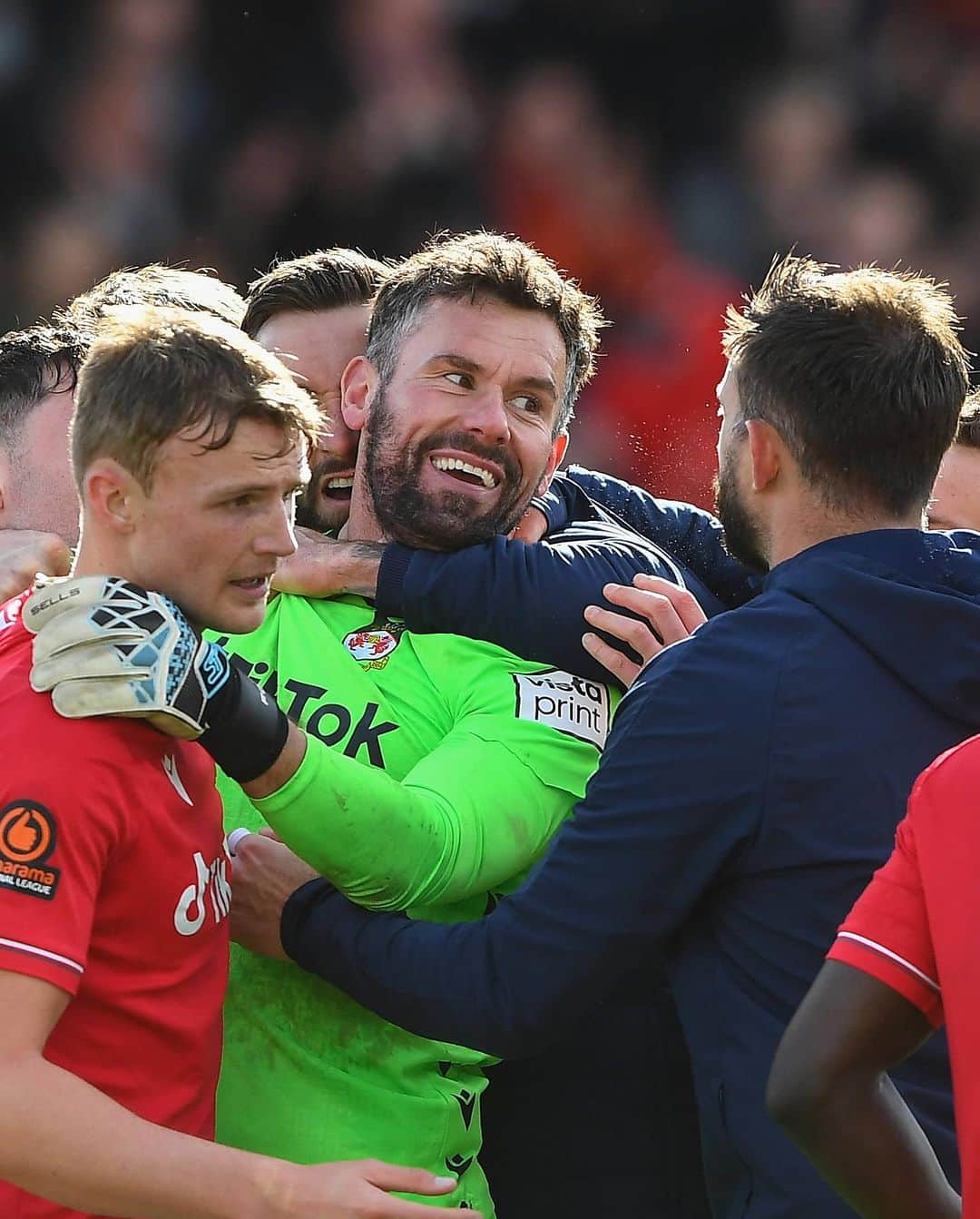 ベン・フォスターさんのインスタグラム写真 - (ベン・フォスターInstagram)「So much ❤️ for this football club. Thanks for the memories @wrexham_afc」8月21日 19時06分 - benfosters