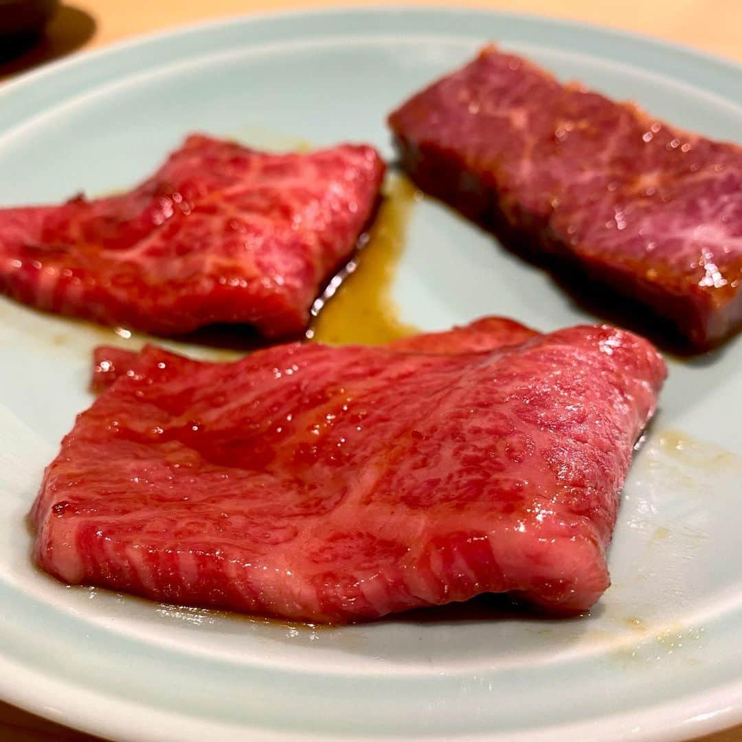 東京肉レポートさんのインスタグラム写真 - (東京肉レポートInstagram)「京都は祇園の南側にある｢祇園 大翔苑｣もオープンから早1周年！精肉店出身の店主による無駄のないカットで、和牛の美味しさを余すことなく楽しめます！  Congrats @nikunchu1129 on the 1st anniversary of “Gion Daishoen” ! Anyone visiting Kyoto should try here ! If anyone need English help to make a reservation at “Gion Daishoen” DM me !  価格帯：5,000〜7,000円 オススメメニュー：ハラミユッケ、肉人お任せ盛り  #祇園大翔苑 #祇園 #祇園グルメ #京都グルメ #祇園焼肉 #京都焼肉 #焼肉 #肉 #和牛 #牛 #グルメ #東京肉レポート #肉レポ #daishoen #gion #kyoto #kyotogourmet #yakiniku #teppanyaki #wagyu #steak #beef #barbecue #bbq #tokyo #japanfood #kyotofood #tokyo_wagyu_report」8月21日 17時41分 - tokyo_wagyu_report