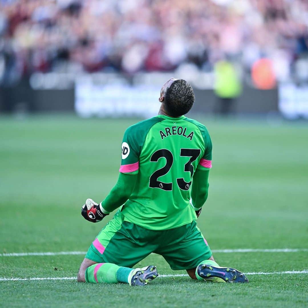 アルフォンス・アレオラのインスタグラム：「What it means ! 🔥 @westham #COYI #AA23 ⚒️」