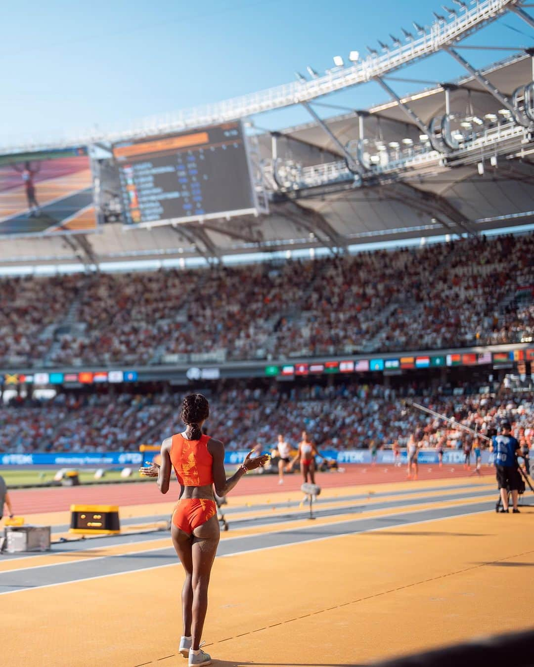 Fatima Diameさんのインスタグラム写真 - (Fatima DiameInstagram)「6 del mundo 💃 #longjump #spain #wm #budapest #athlete」8月21日 17時56分 - fatimadiame