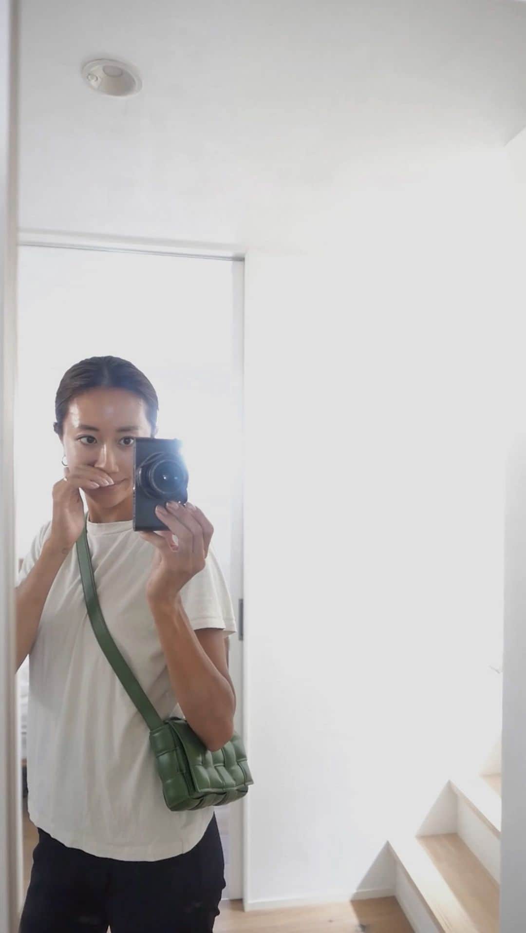 中川珠里のインスタグラム：「28日間チャレンジ終了🌈  フェイシャル トリートメント エッセンスを28日間続けて使ってみたよ。  いつも色々なスキンケアを使い分けたりしてたから 毎日、朝晩と使い続けるなんて いつぶりだったかな❔  28日間で肌が変わるのか❔ しゃばしゃばなテクスチャー..保湿力足りるかな❔ なんて本音もあったけど  見事に今はすっぴん肌で外出れるくらい 素肌に自信がつきましたー！！  さすがでしたSK-II..ぜひお試しあれ🔥🔥  #SKⅡ#フェイシャルトリートメントエッセンス#PR」