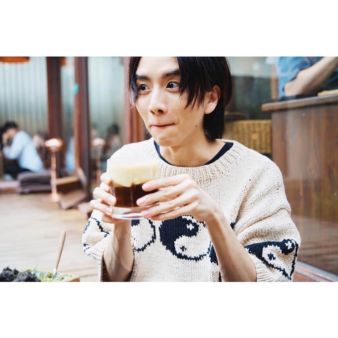 板垣李光人のインスタグラム：「배불러ㅎㅎㅎ  女性セブン photo @shun_okamoto_」