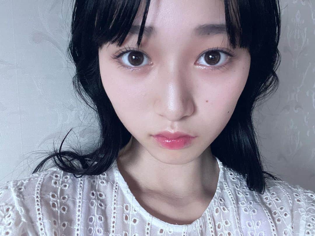 横溝菜帆のインスタグラム：「どアップ☺︎  人生初の #マツパ  最高です🦋🦋  これからはメイクとかファッションのことも たくさん載せていこうかな...🫧」