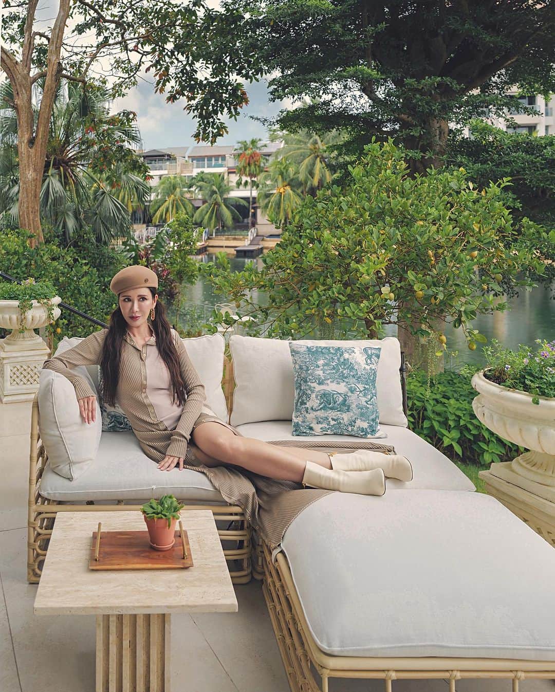 ジェイミー・チュアのインスタグラム：「🏝️ Island mode on.」