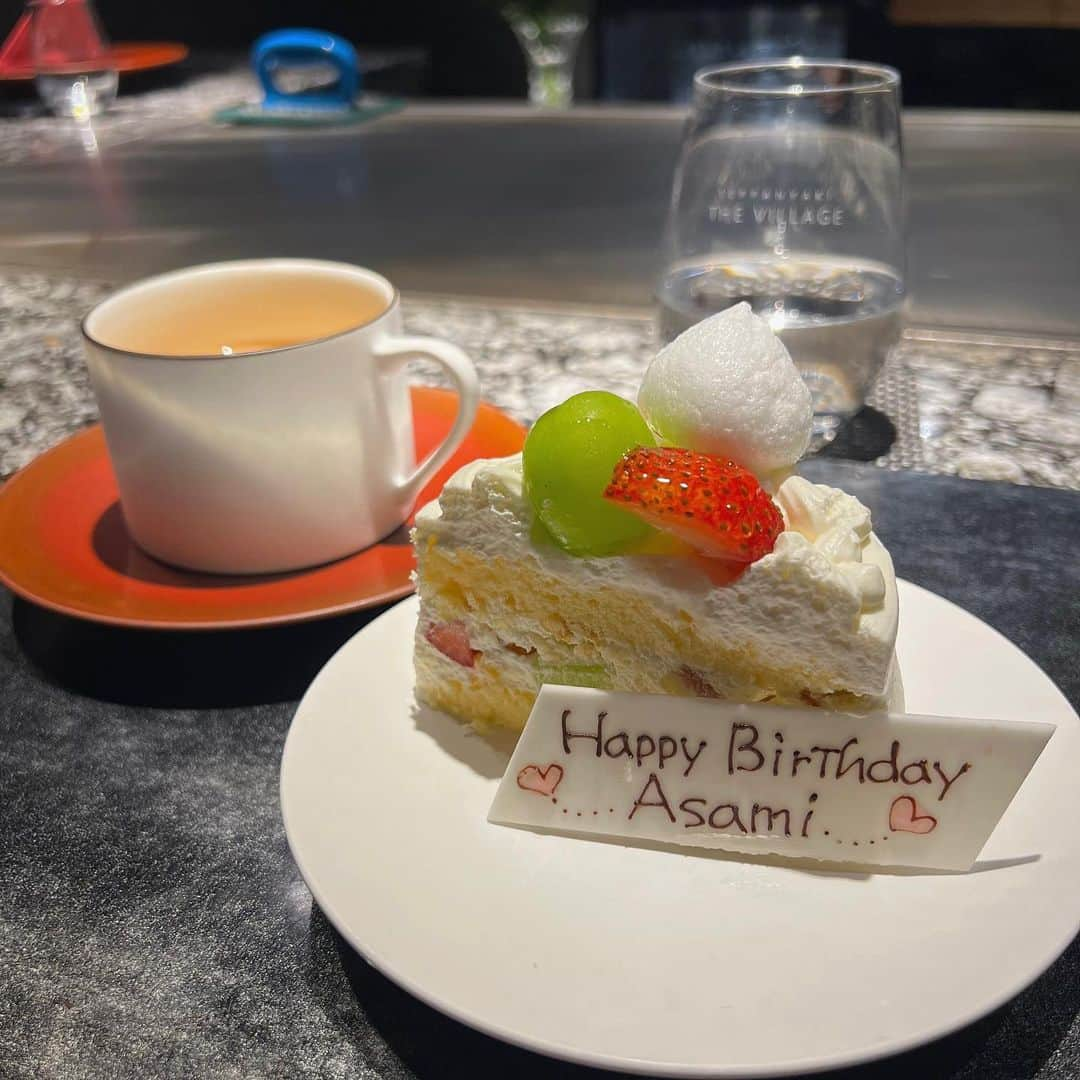 松井朝海のインスタグラム：「︴𝗌𝗐𝖾𝖾𝗍𝗌🍰  最近食べたスイーツ達🍨 投稿して消化です😇🤍」