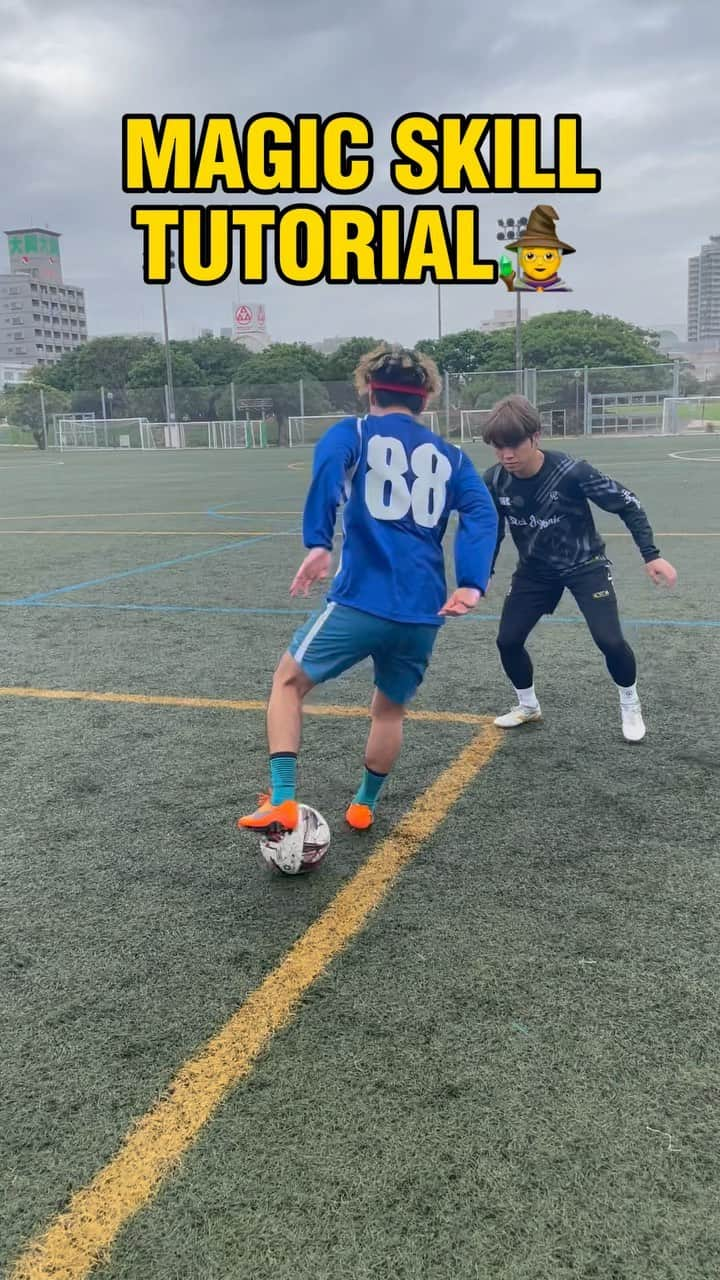 たまこうのインスタグラム：「. Will this work in practice?😂  follow me⬇️ @tamakou0908   #サッカー#サッカードリブル#サッカー少年#サッカーママ#サッカーパパ#たまこう#長崎総附サッカー部#サッカースクール#soccer#football#footballskill #soccerskills #footballplayer #soccerplayer」