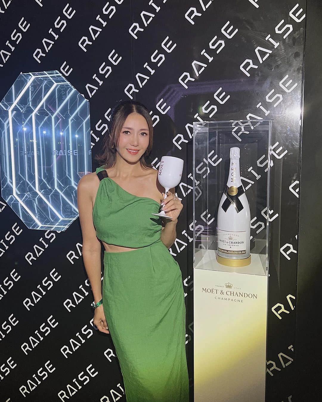 川島幸美のインスタグラム：「RAISE×MOËT & CHANDON コラボレーションイベント✨🍾✨  久々クラブ&シャンパン🥂 楽しみました〜❤︎」