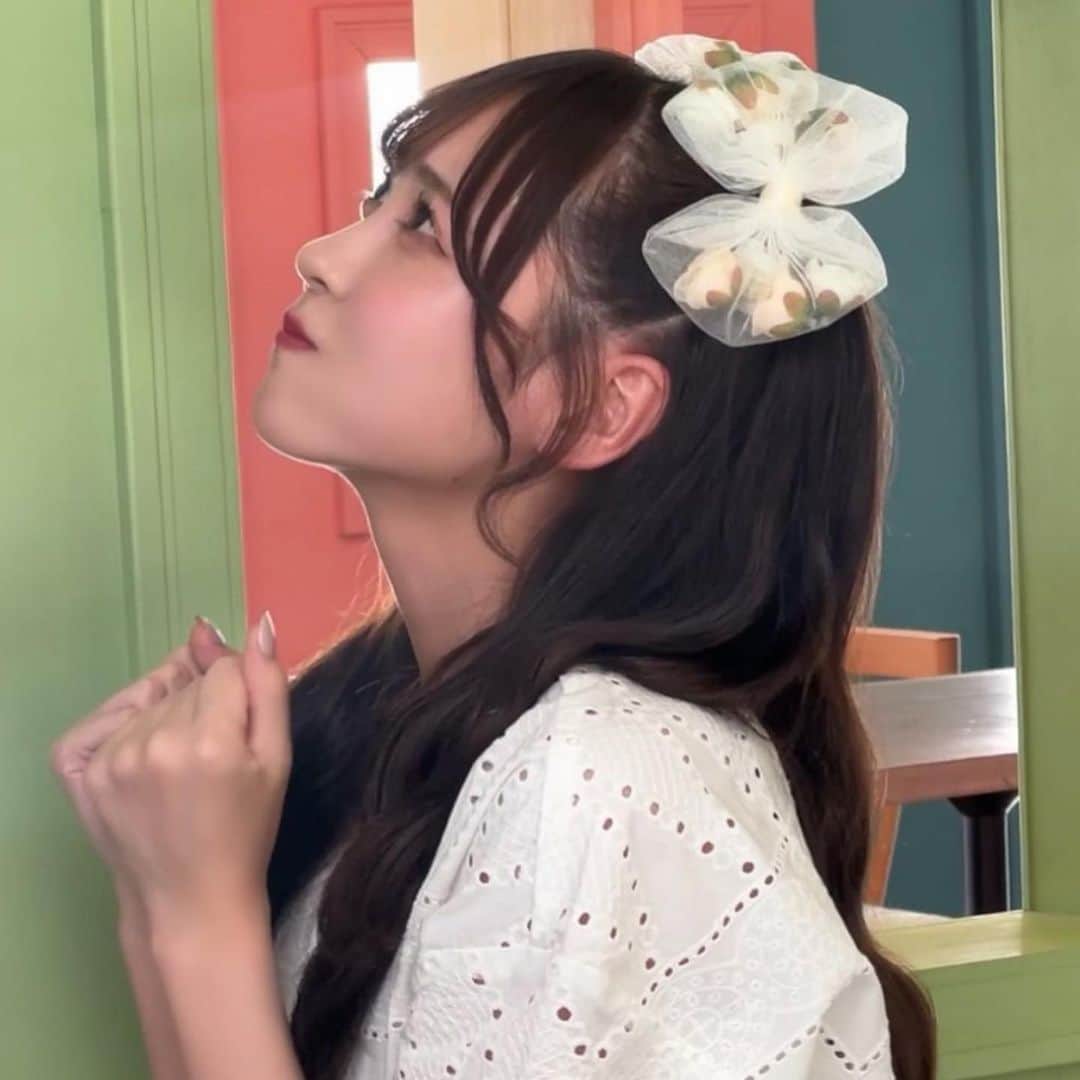 のインスタグラム：「@hm   MVのお衣装は、H &M さん！ ハイウエストのパンツが お気に入り！  #PR  #ふるっぱー　#ぴゅあいんざわーるど #櫻井優衣」